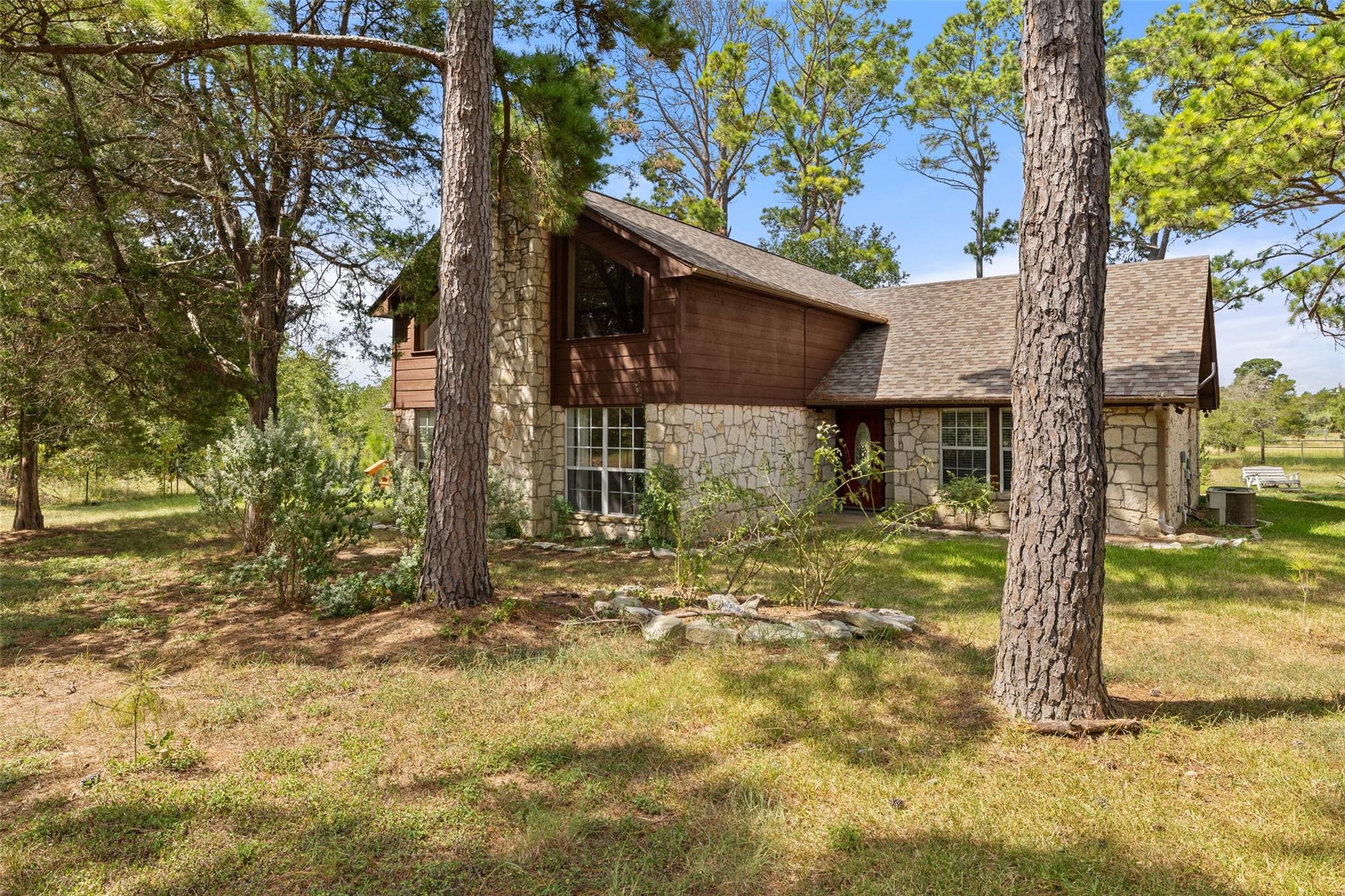 179 Rainbow DR