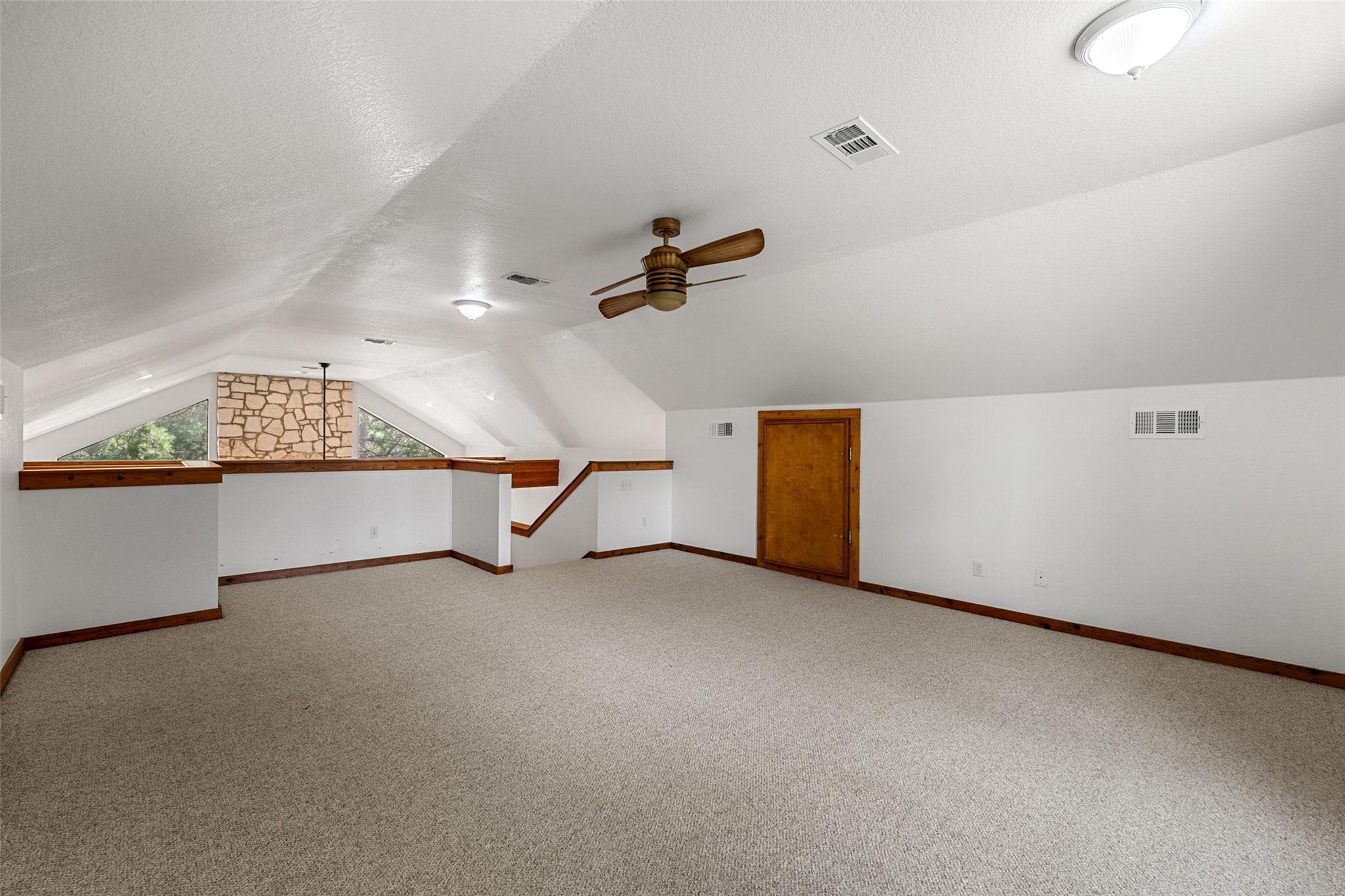 179 Rainbow DR