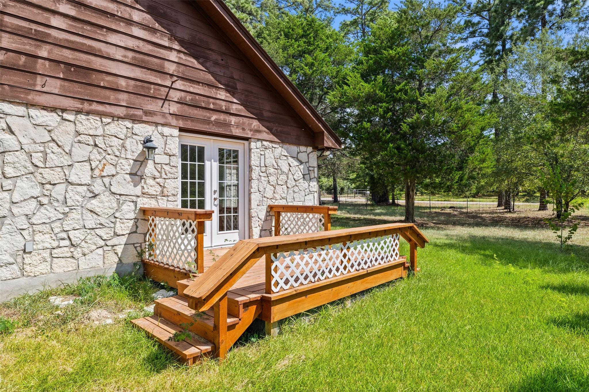 179 Rainbow DR
