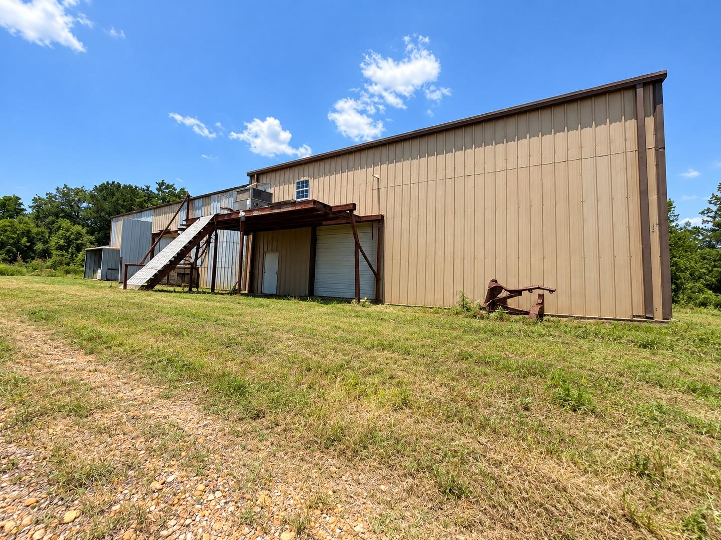 1045 W SH 71 Highway