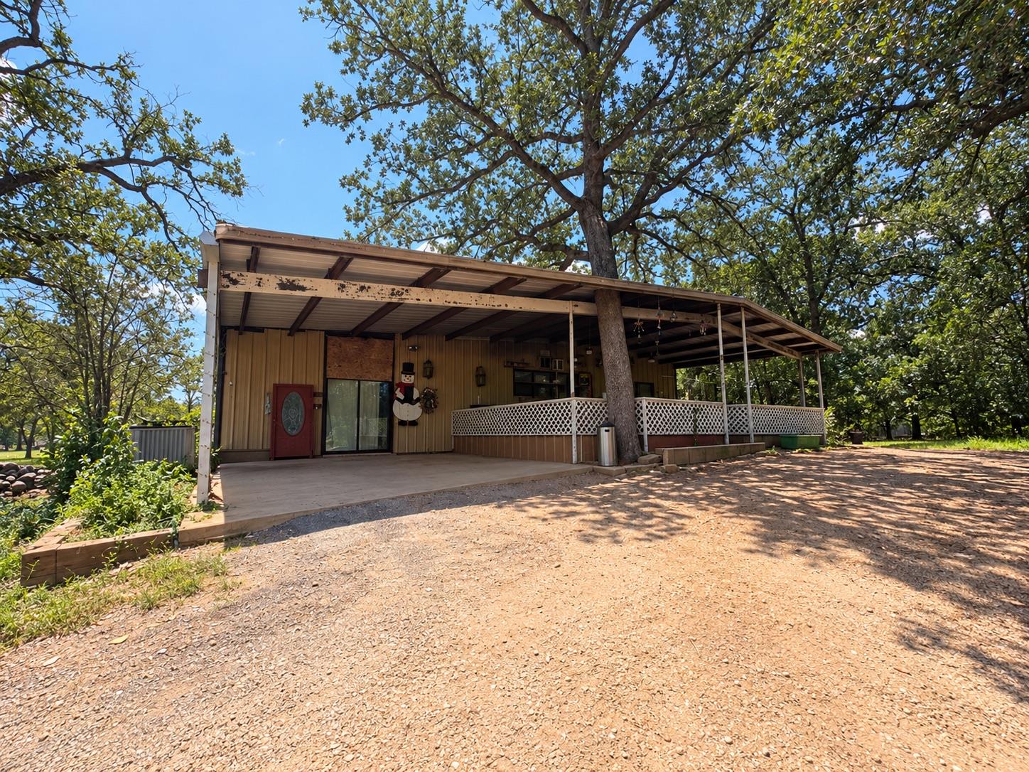 1045 W SH 71 Highway