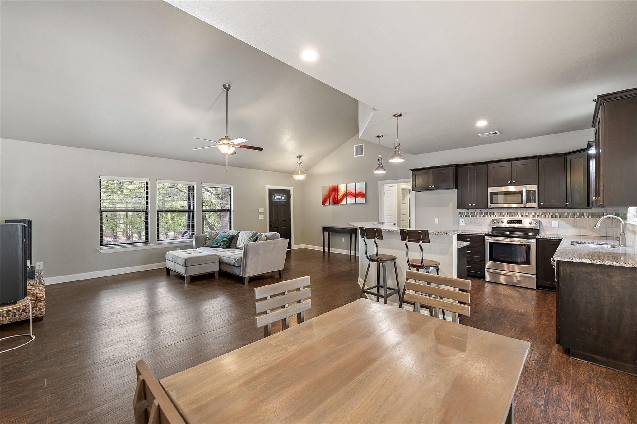116 Laumaia LN
