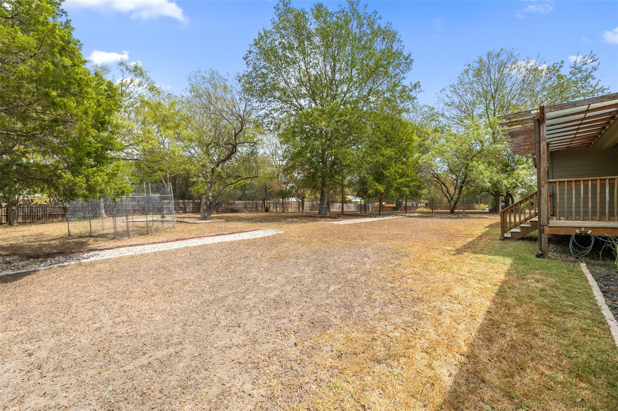 116 Laumaia LN