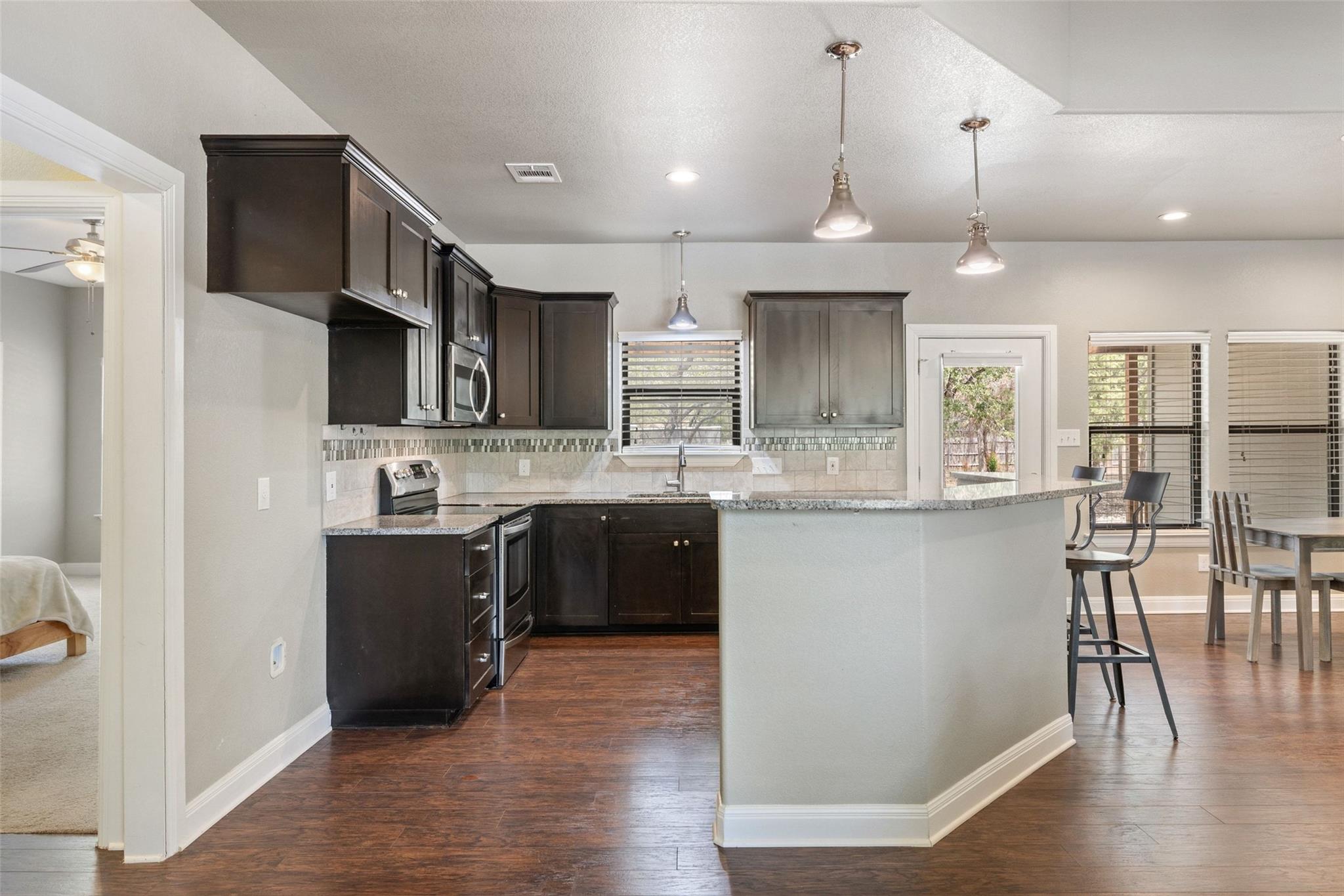 116 Laumaia LN