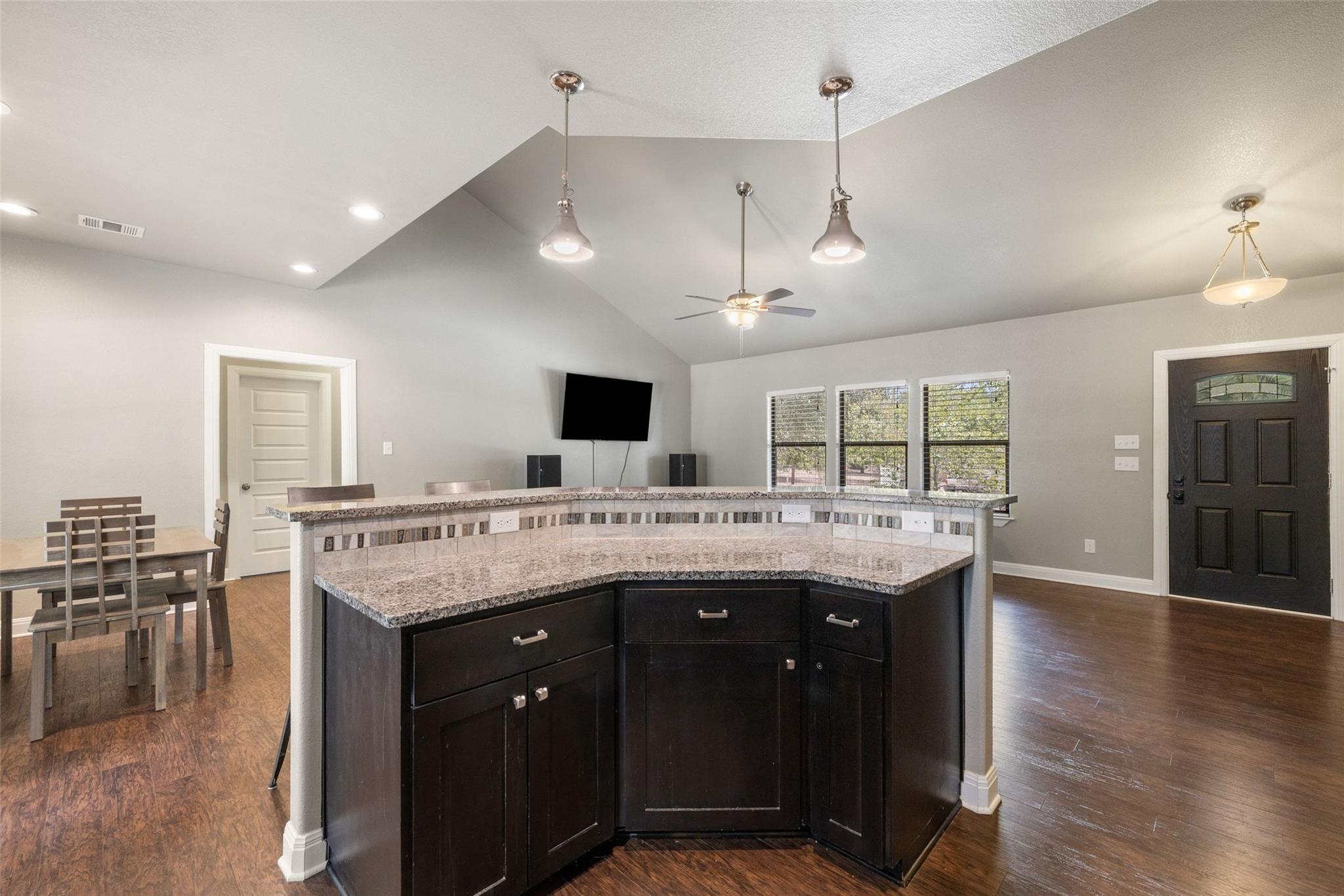 116 Laumaia LN