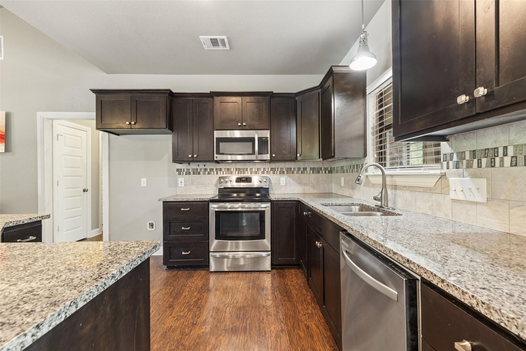 116 Laumaia LN