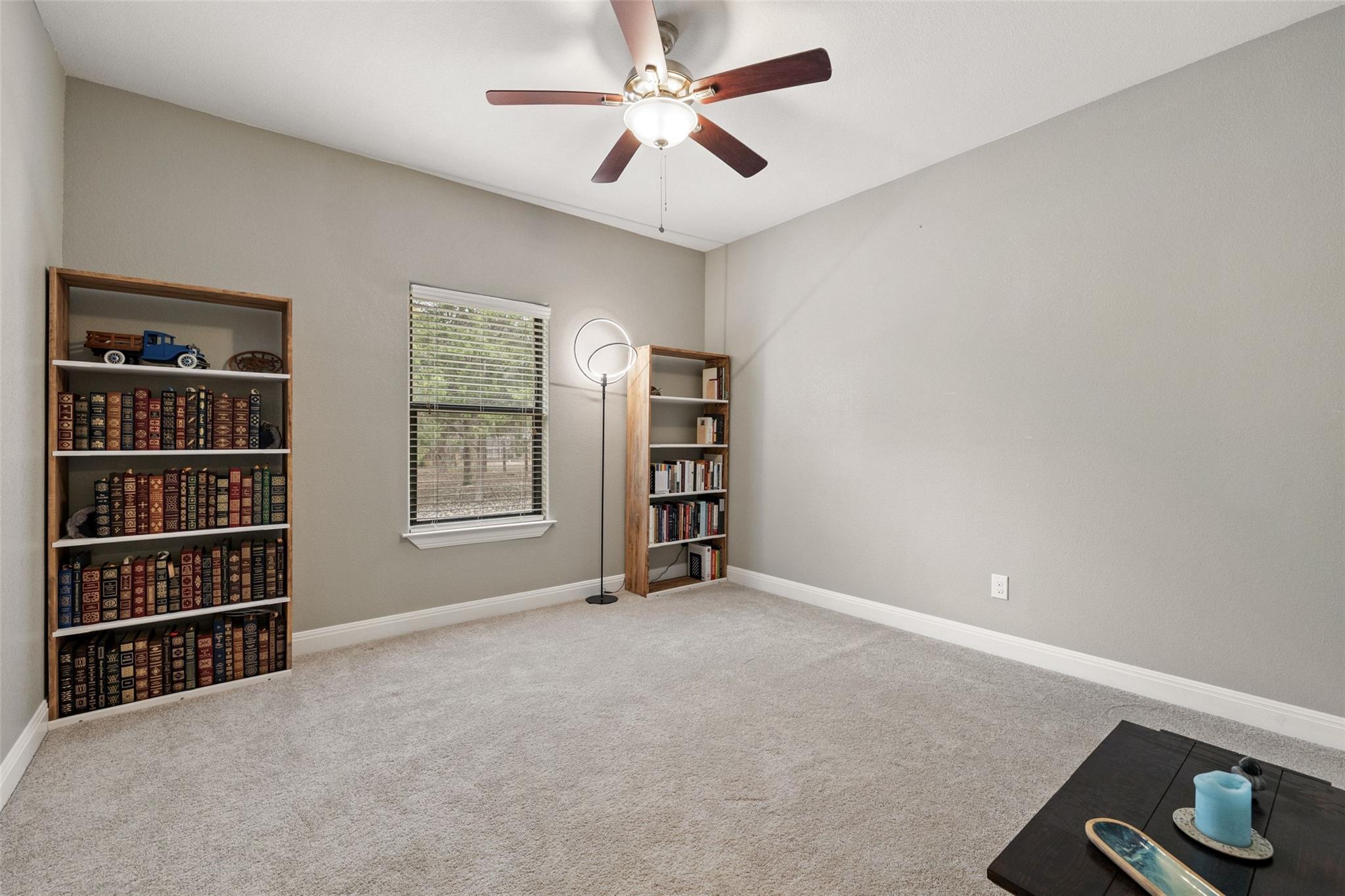 116 Laumaia LN