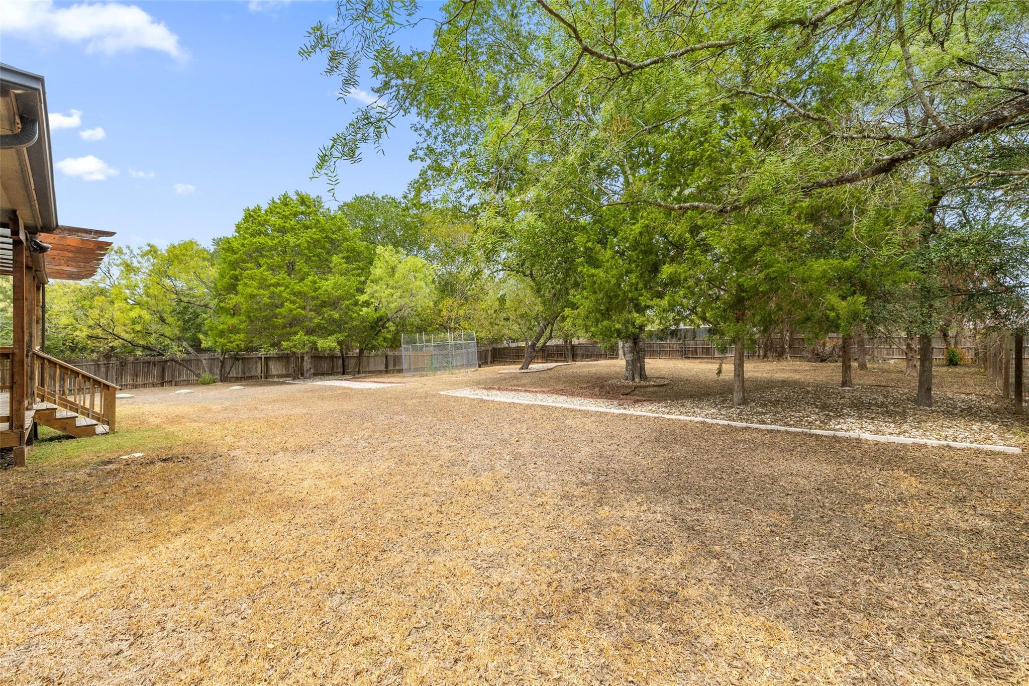 116 Laumaia LN