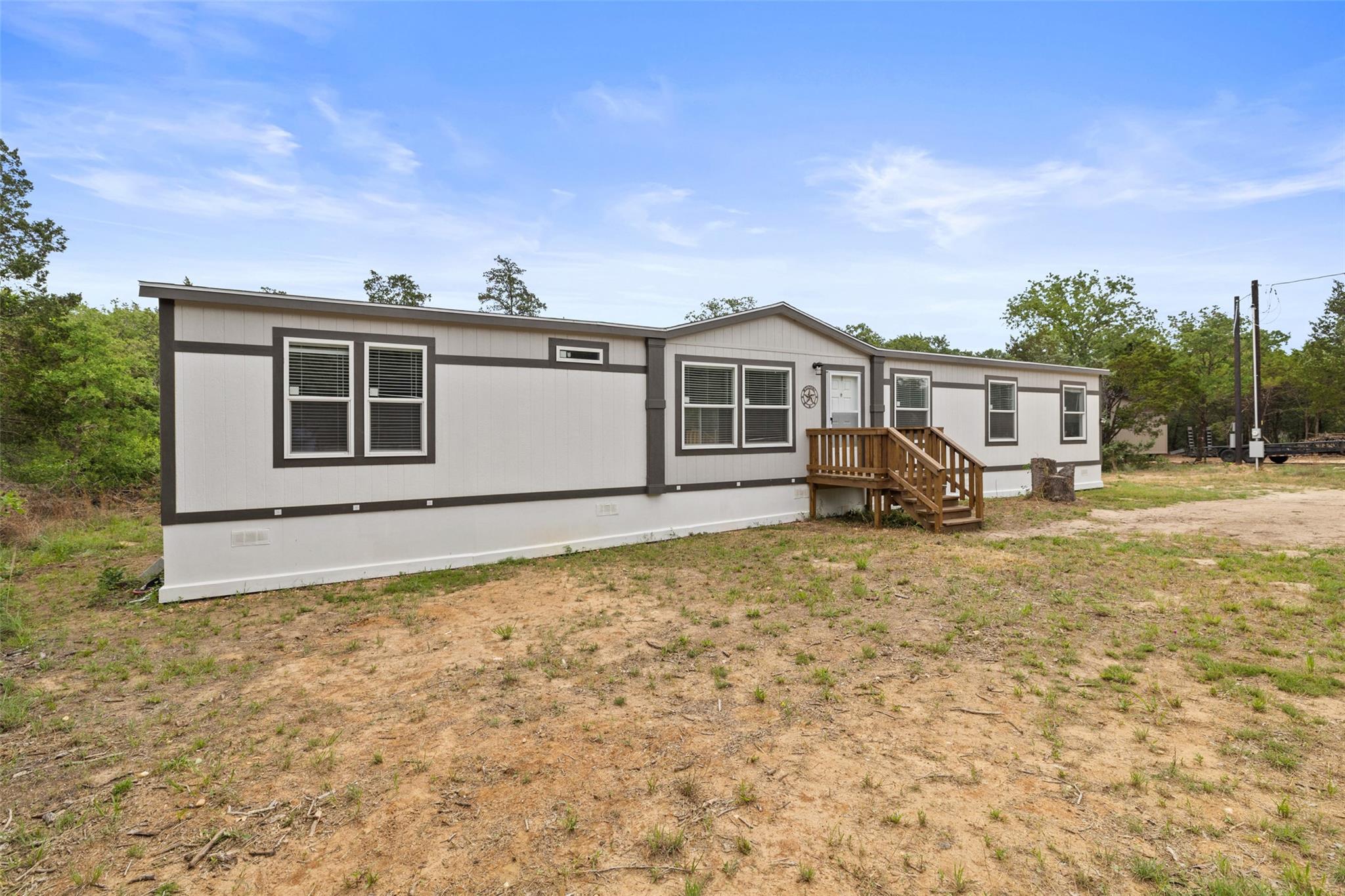 281 Green Oaks DR