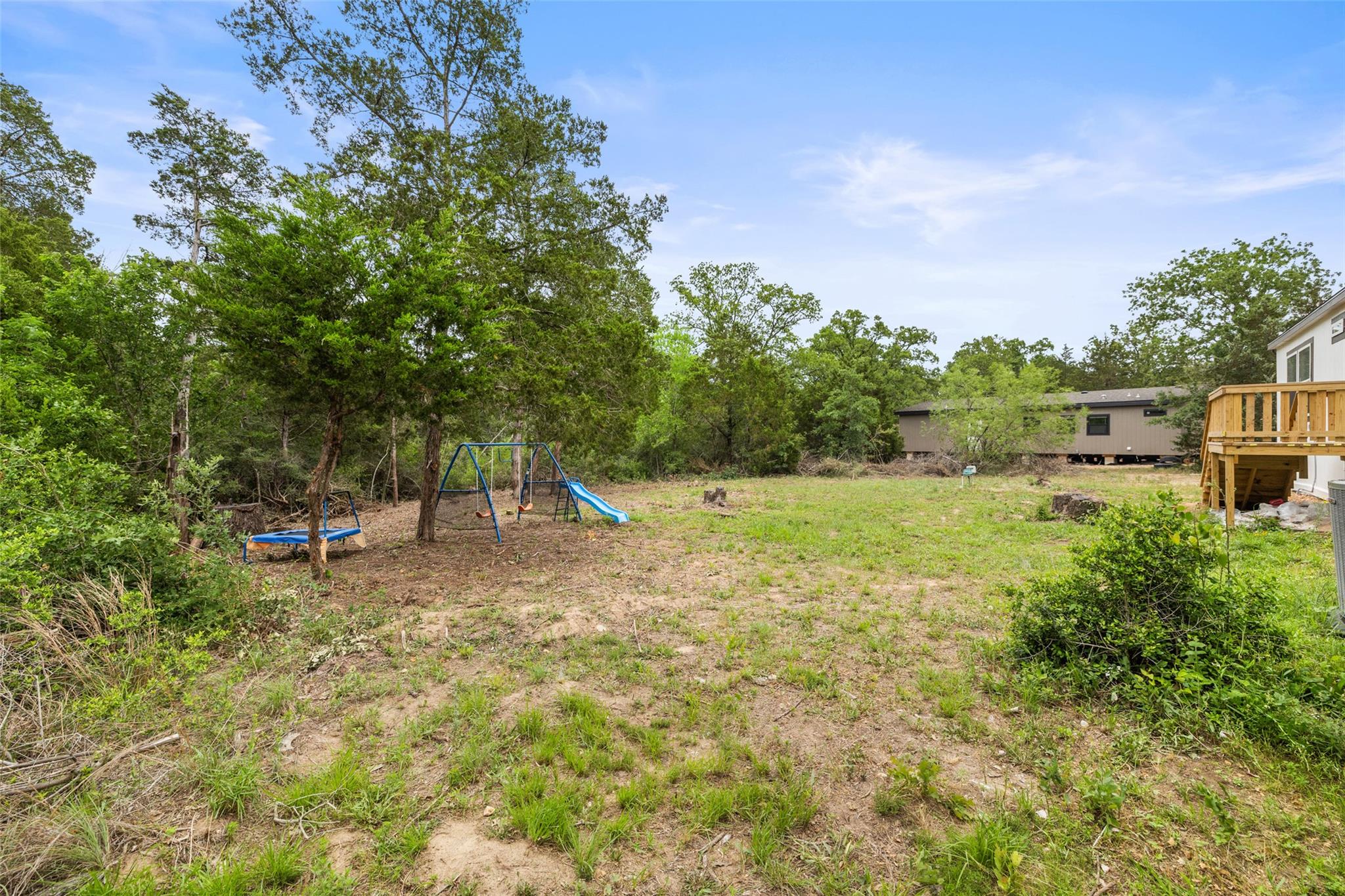 281 Green Oaks DR