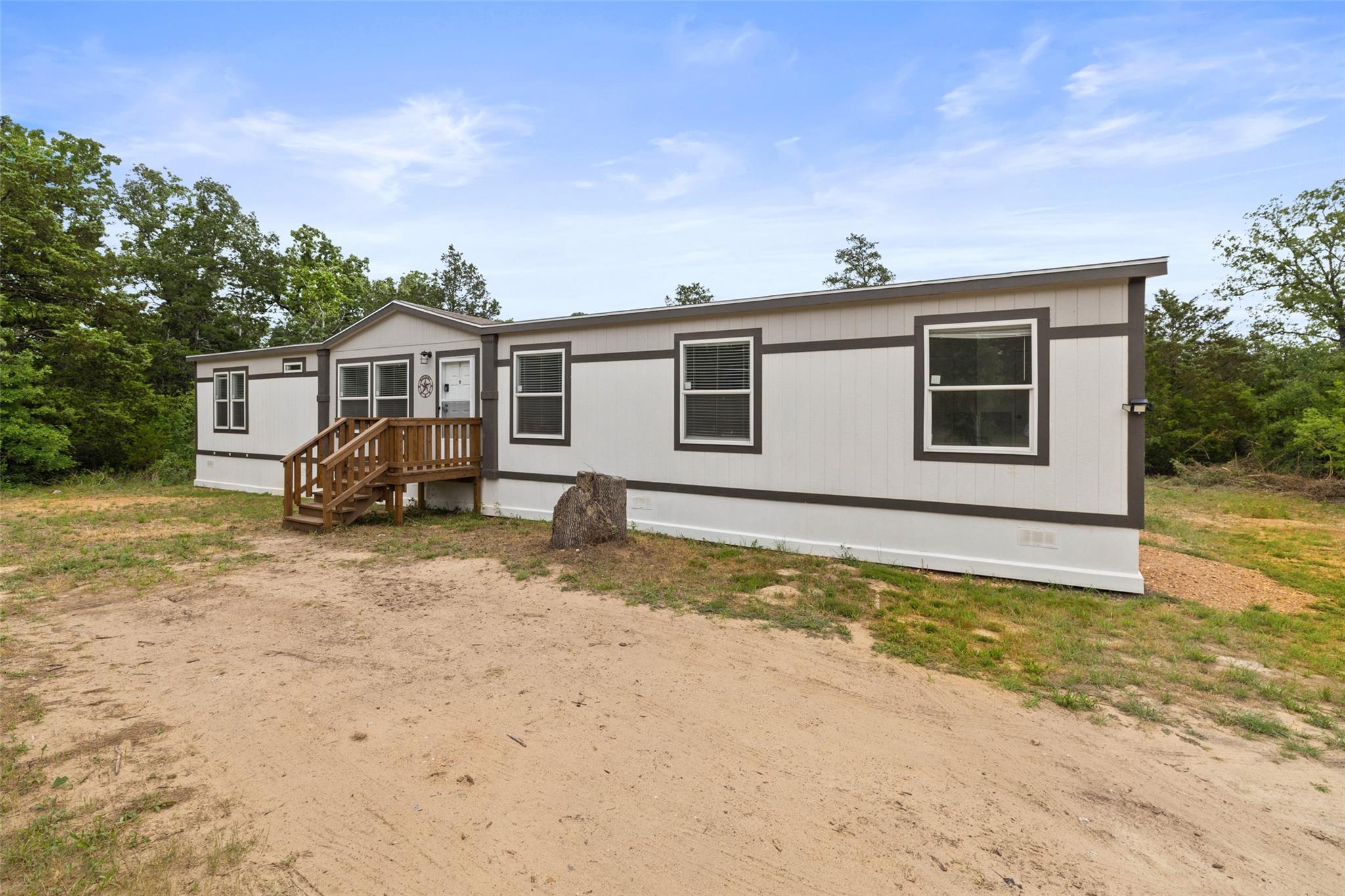 281 Green Oaks DR