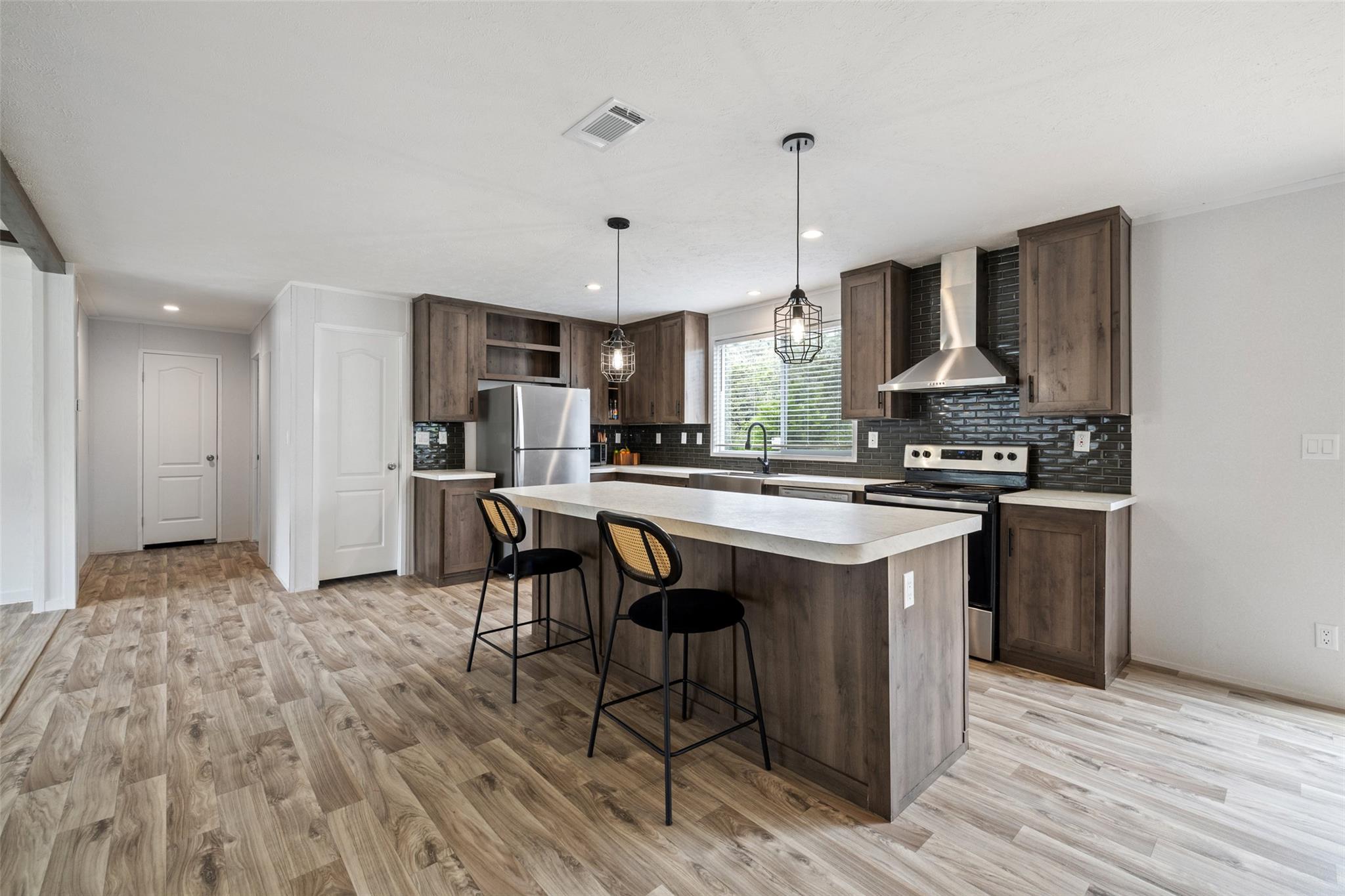 281 Green Oaks DR
