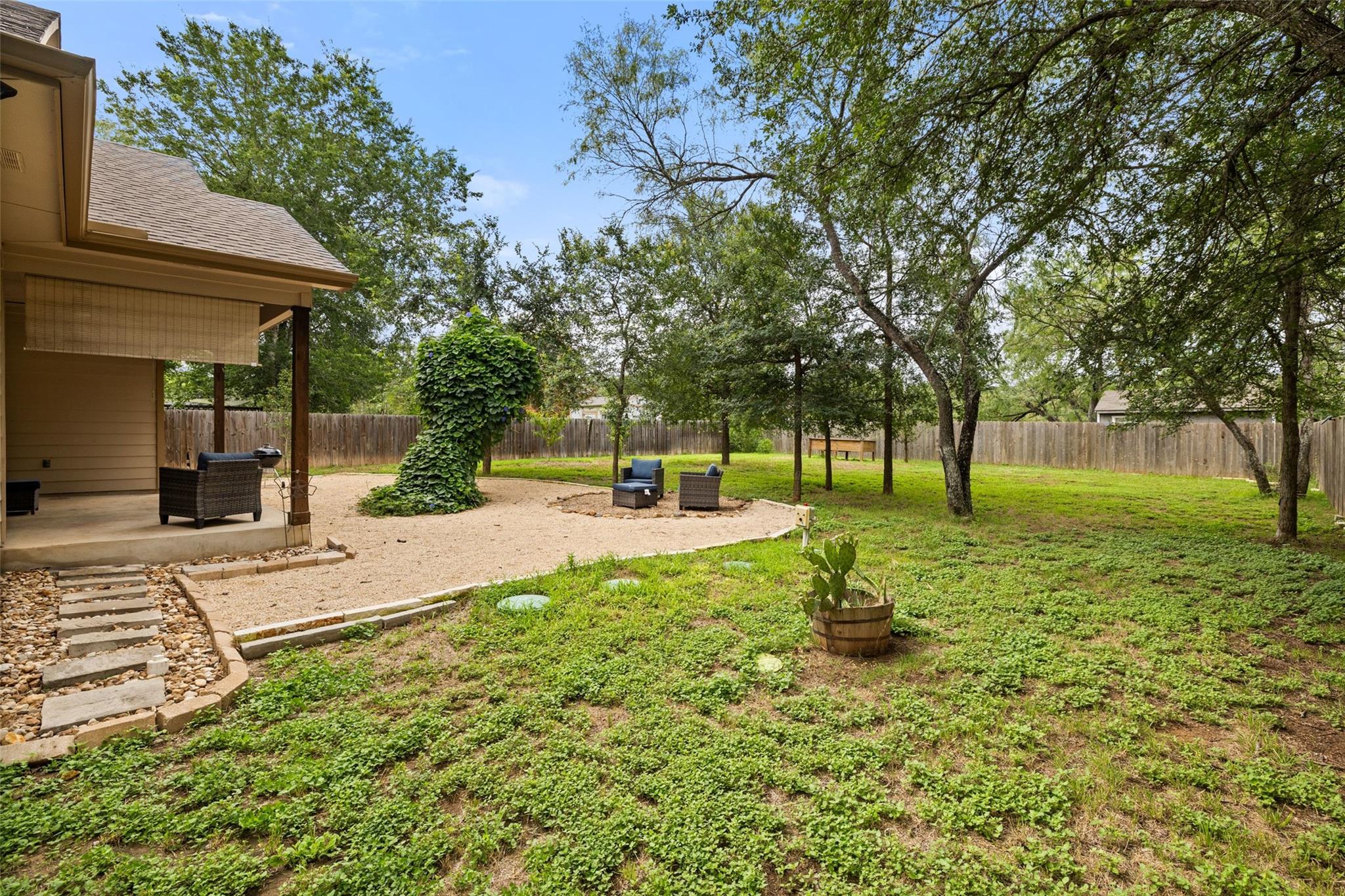 121 W Pauwela LN
