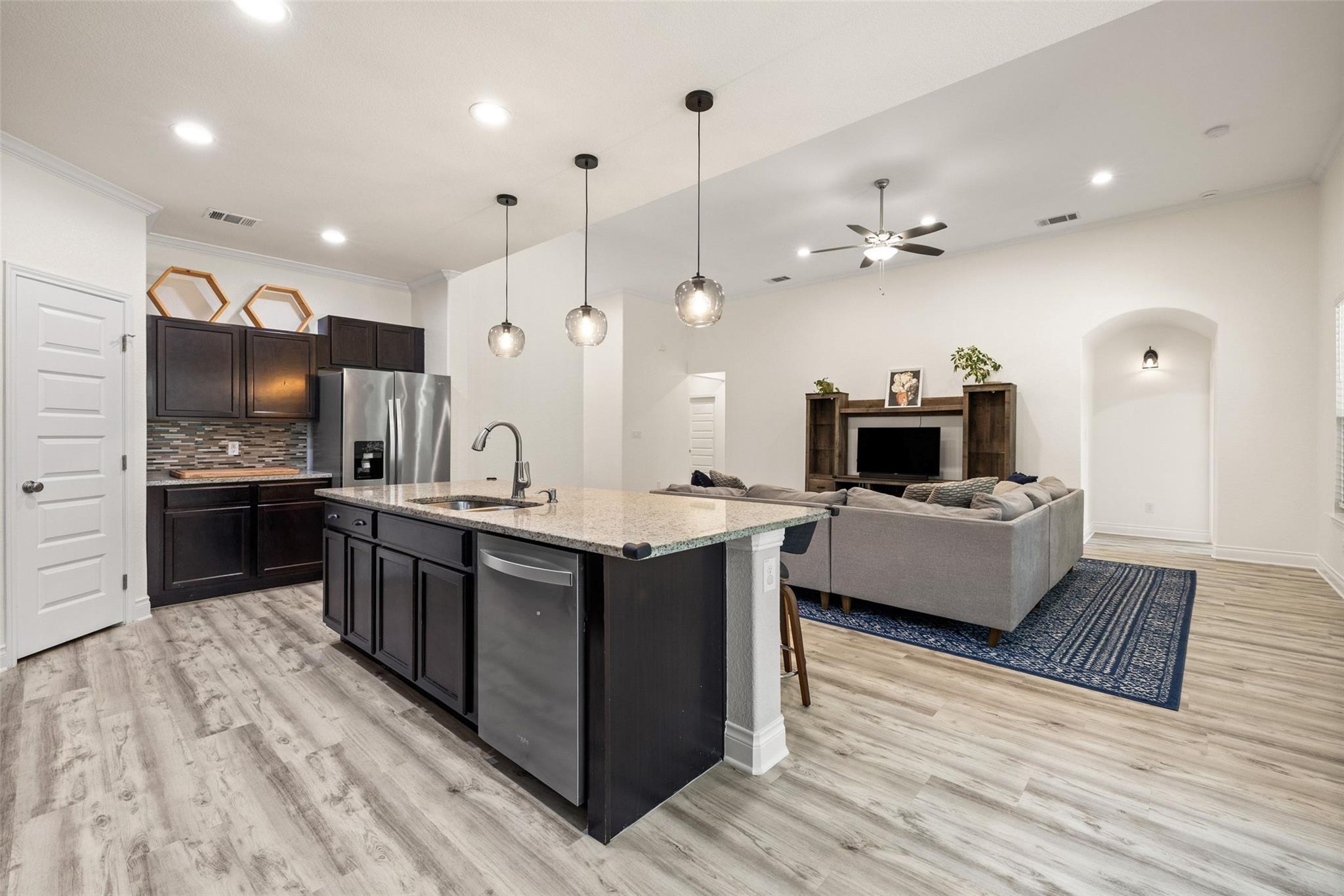 121 W Pauwela LN