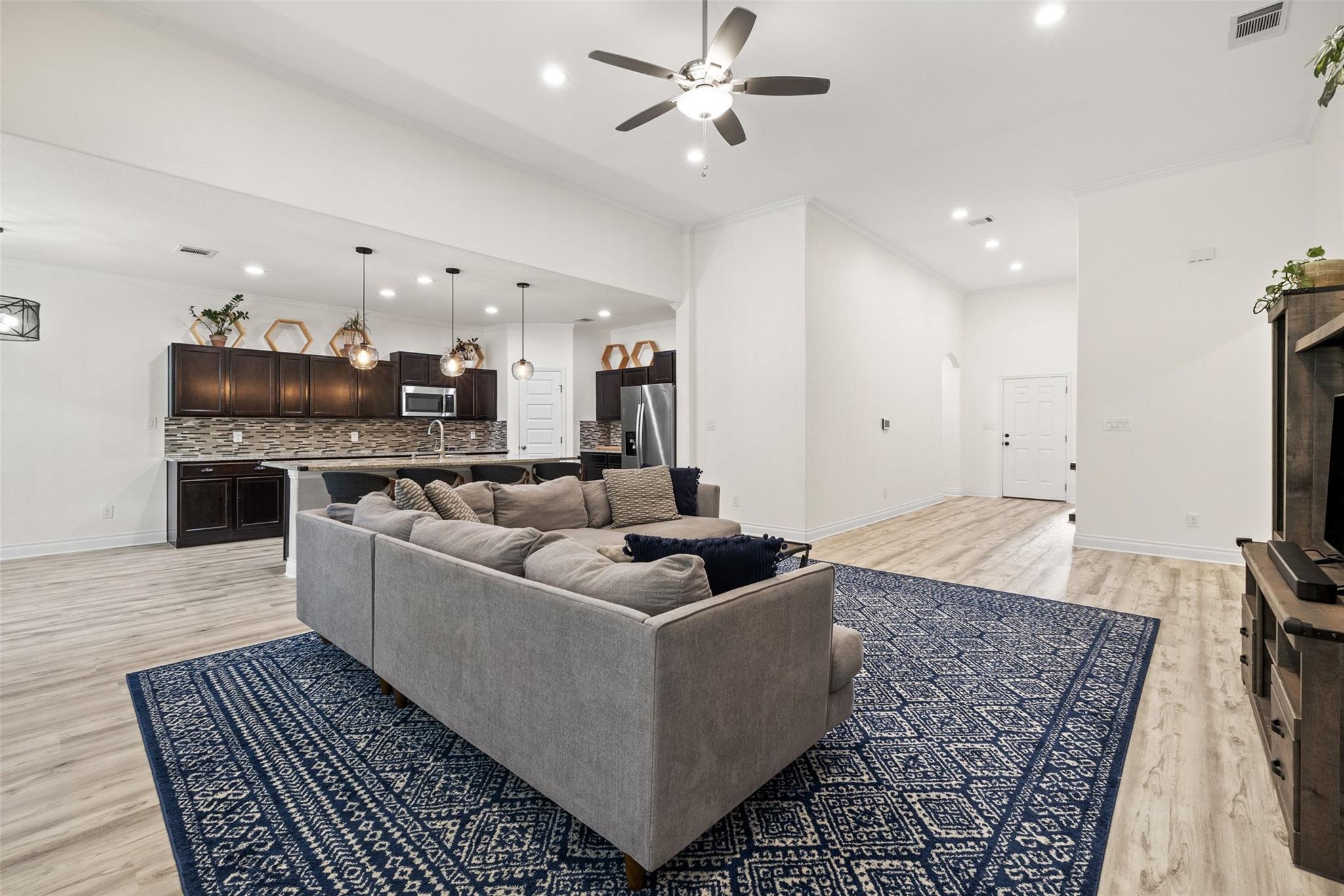 121 W Pauwela LN