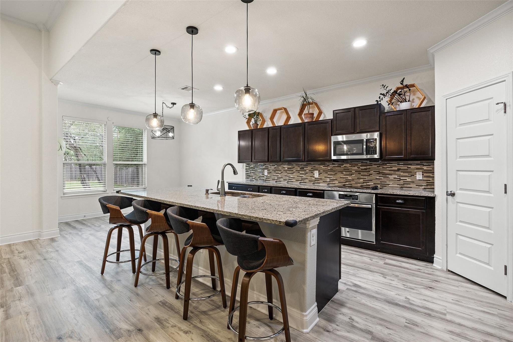 121 W Pauwela LN