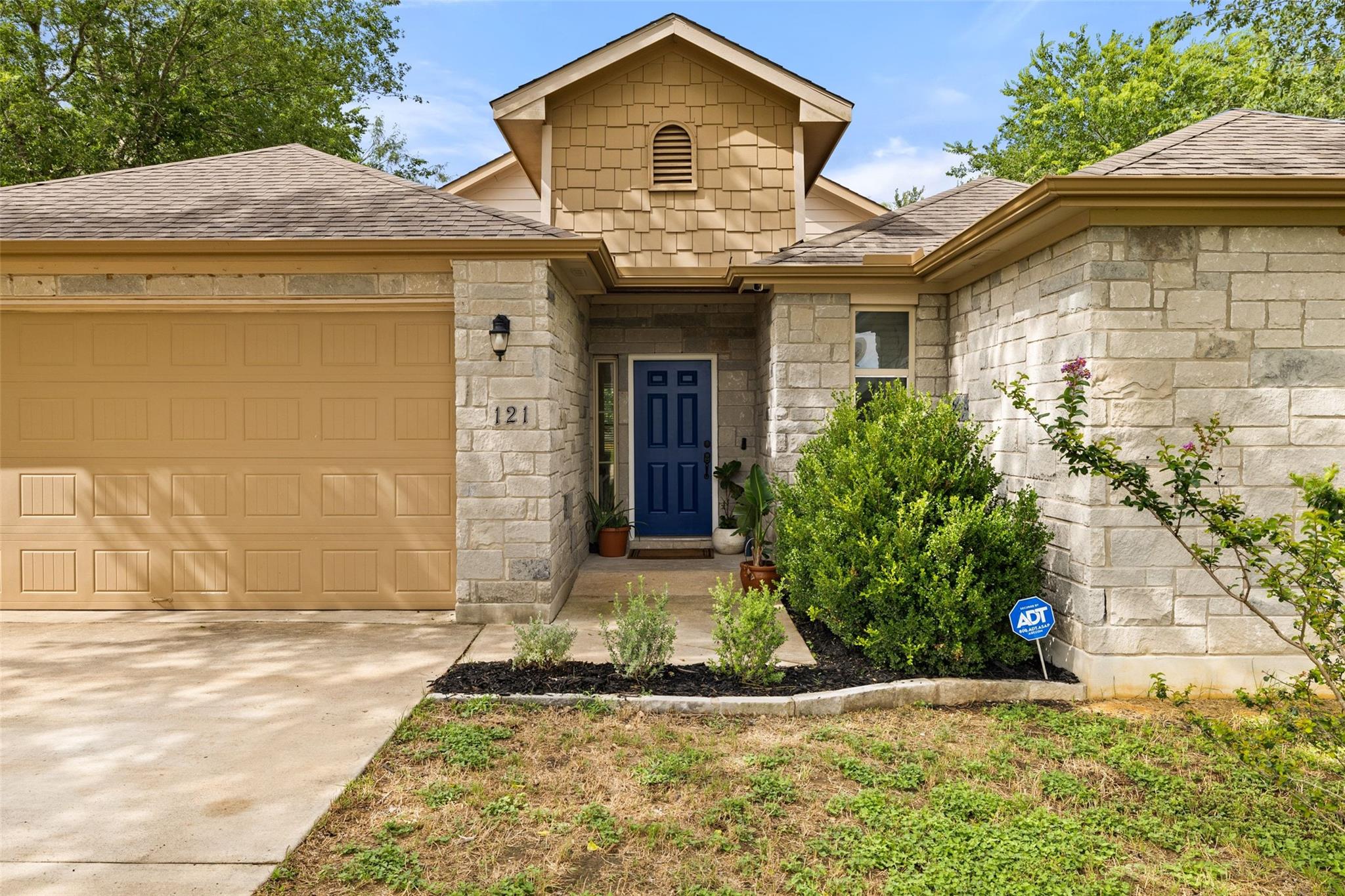 121 W Pauwela LN