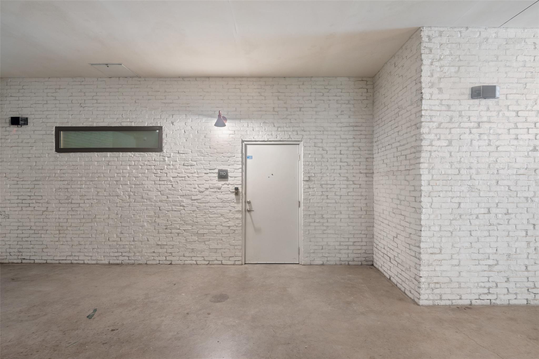 4361 S Congress Ave # 110