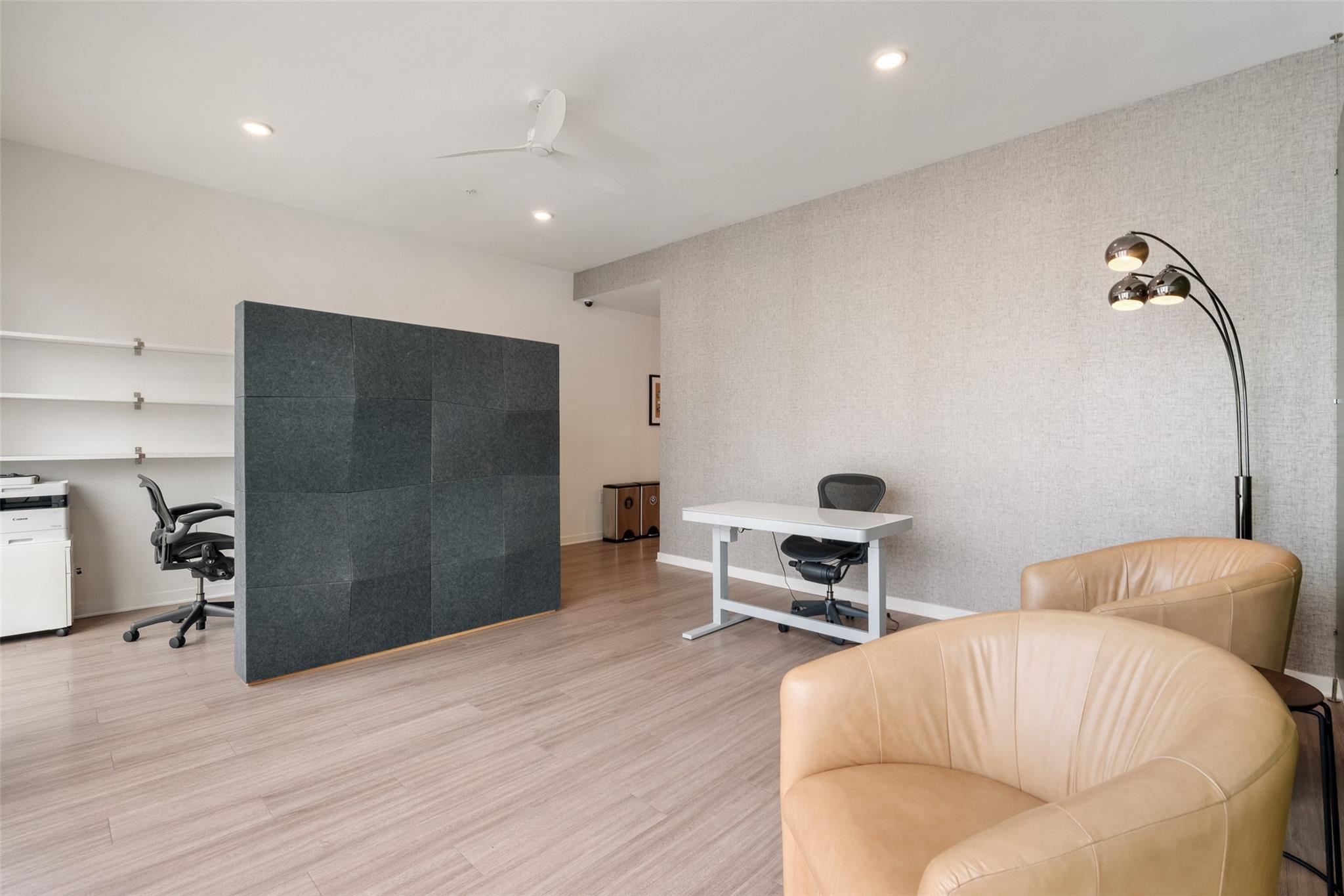 4361 S Congress Ave # 110