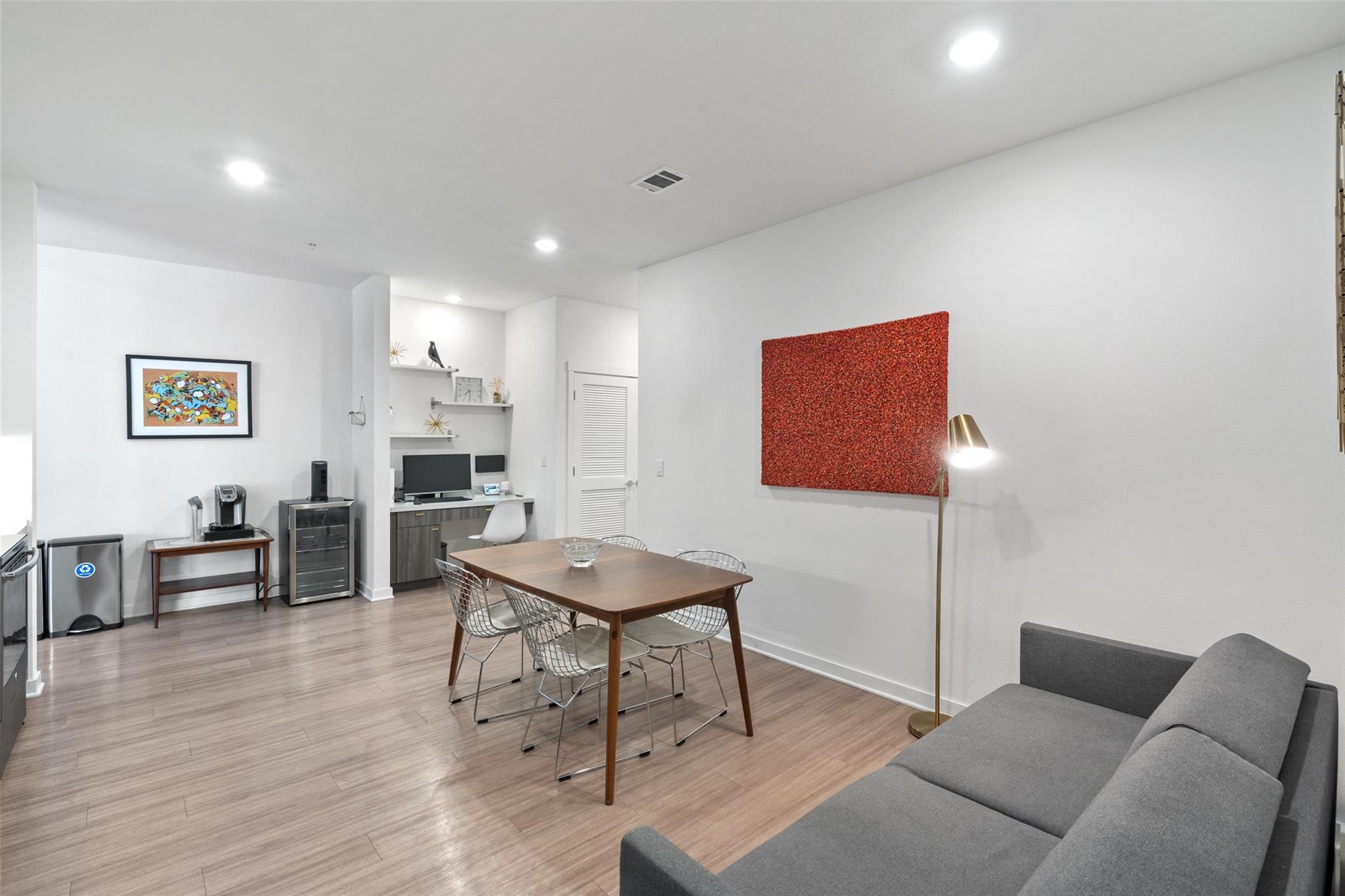 4361 S Congress Ave # 110