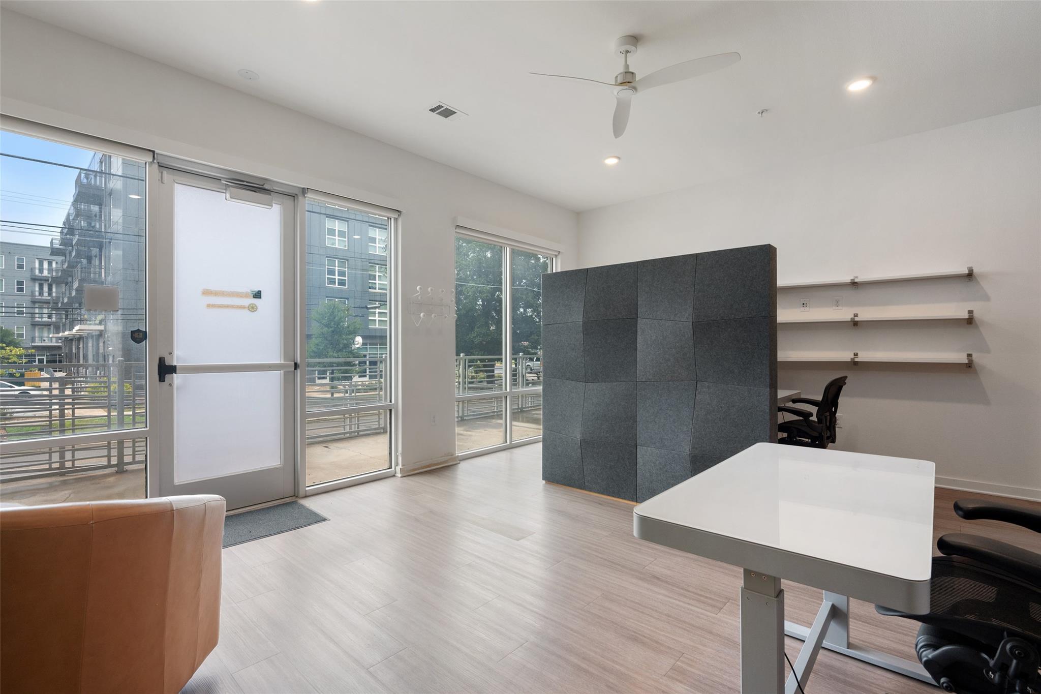 4361 S Congress Ave # 110