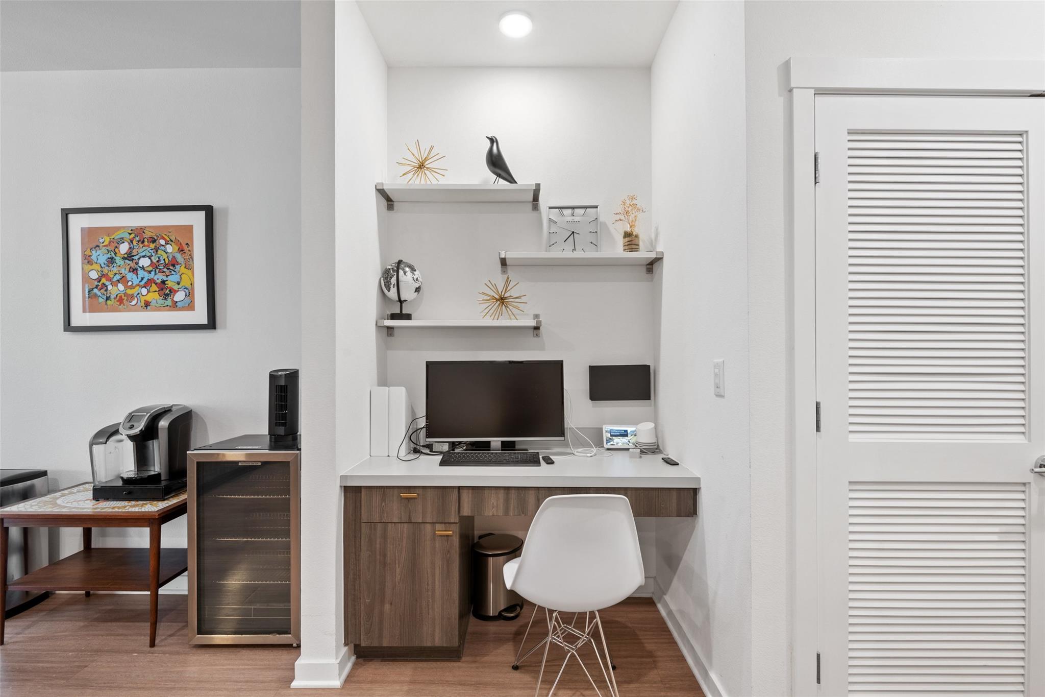 4361 S Congress Ave # 110