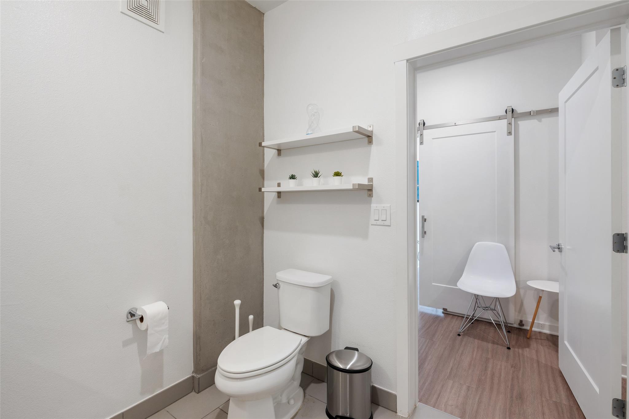 4361 S Congress Ave # 110