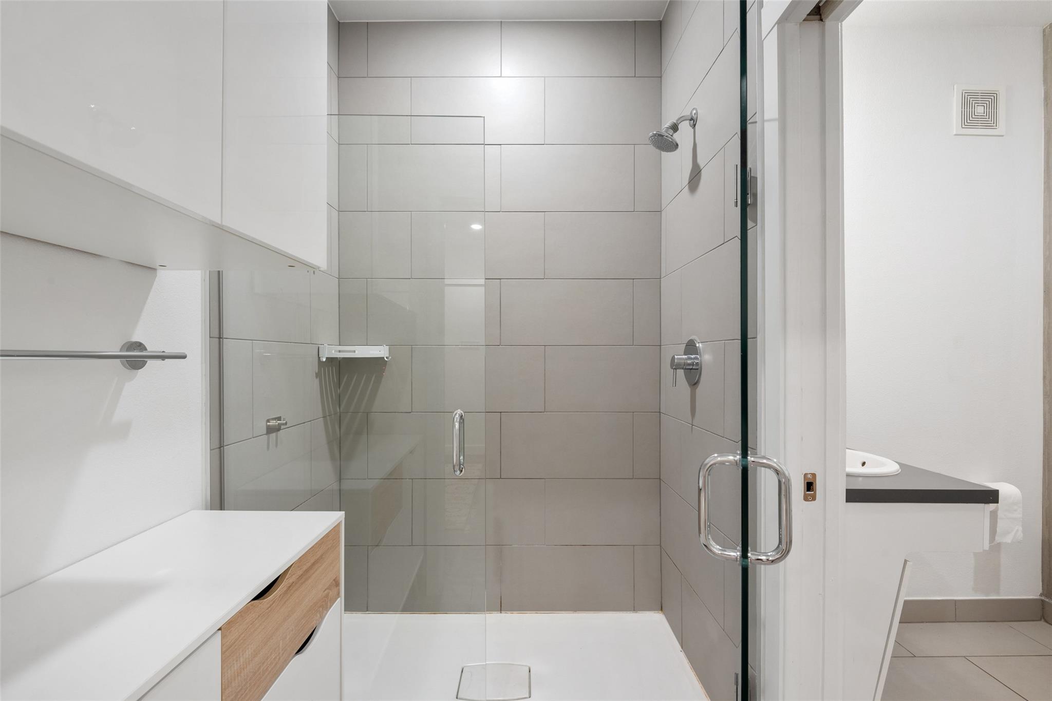 4361 S Congress Ave # 110