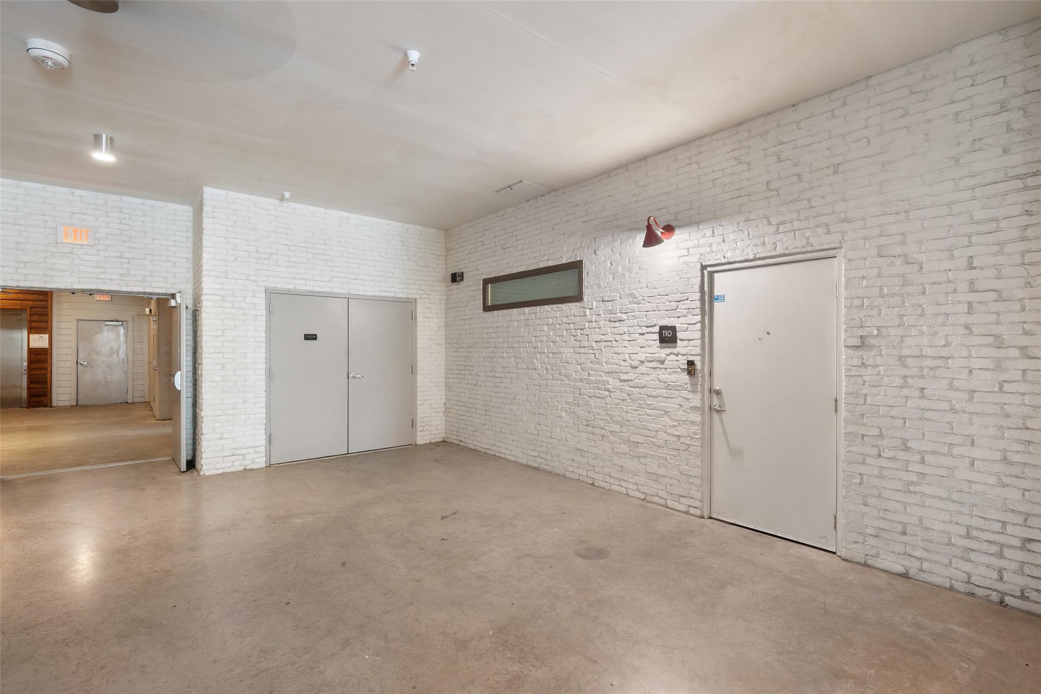 4361 S Congress Ave # 110