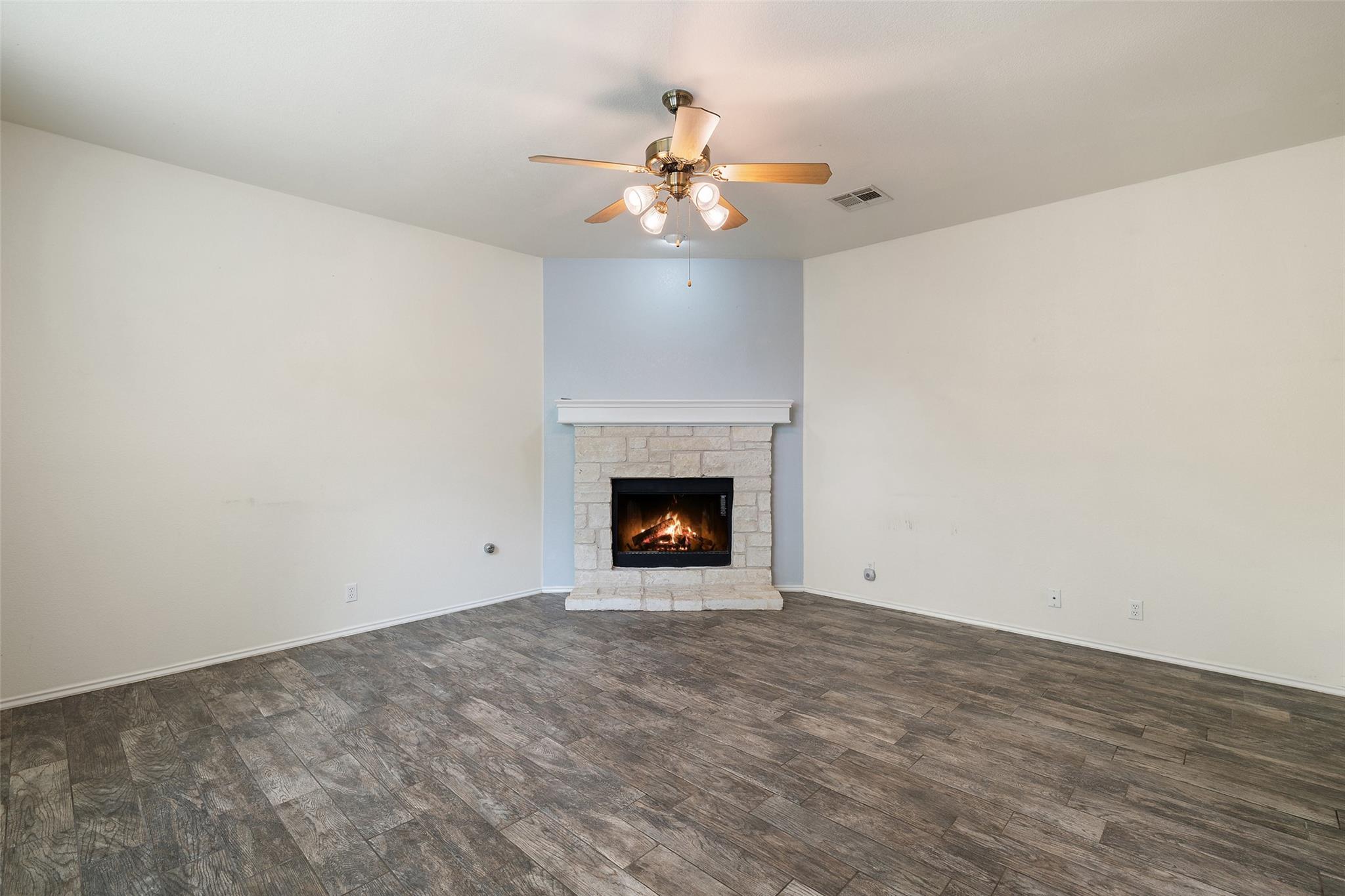 407 N Lori CIR