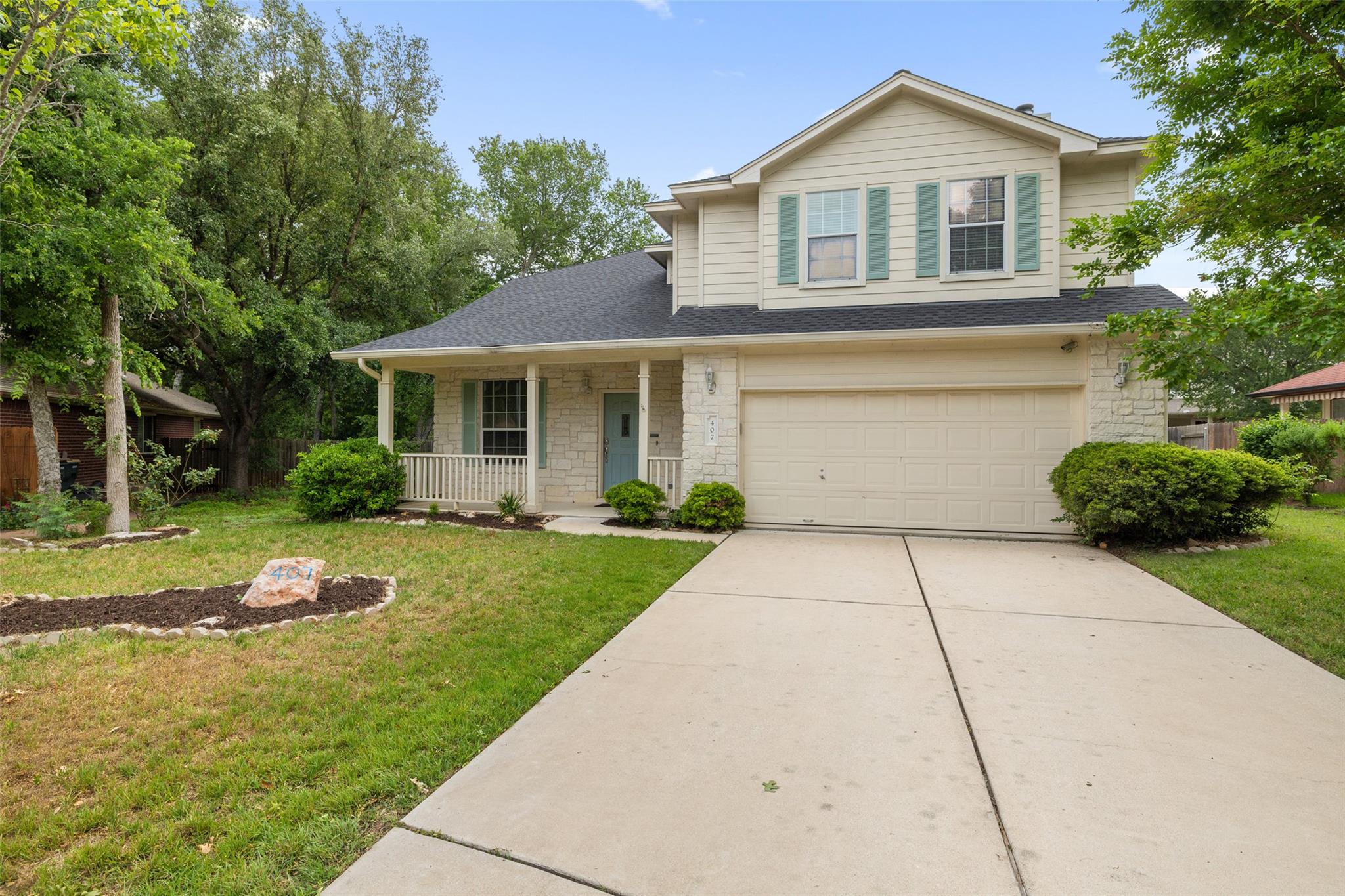 407 N Lori CIR
