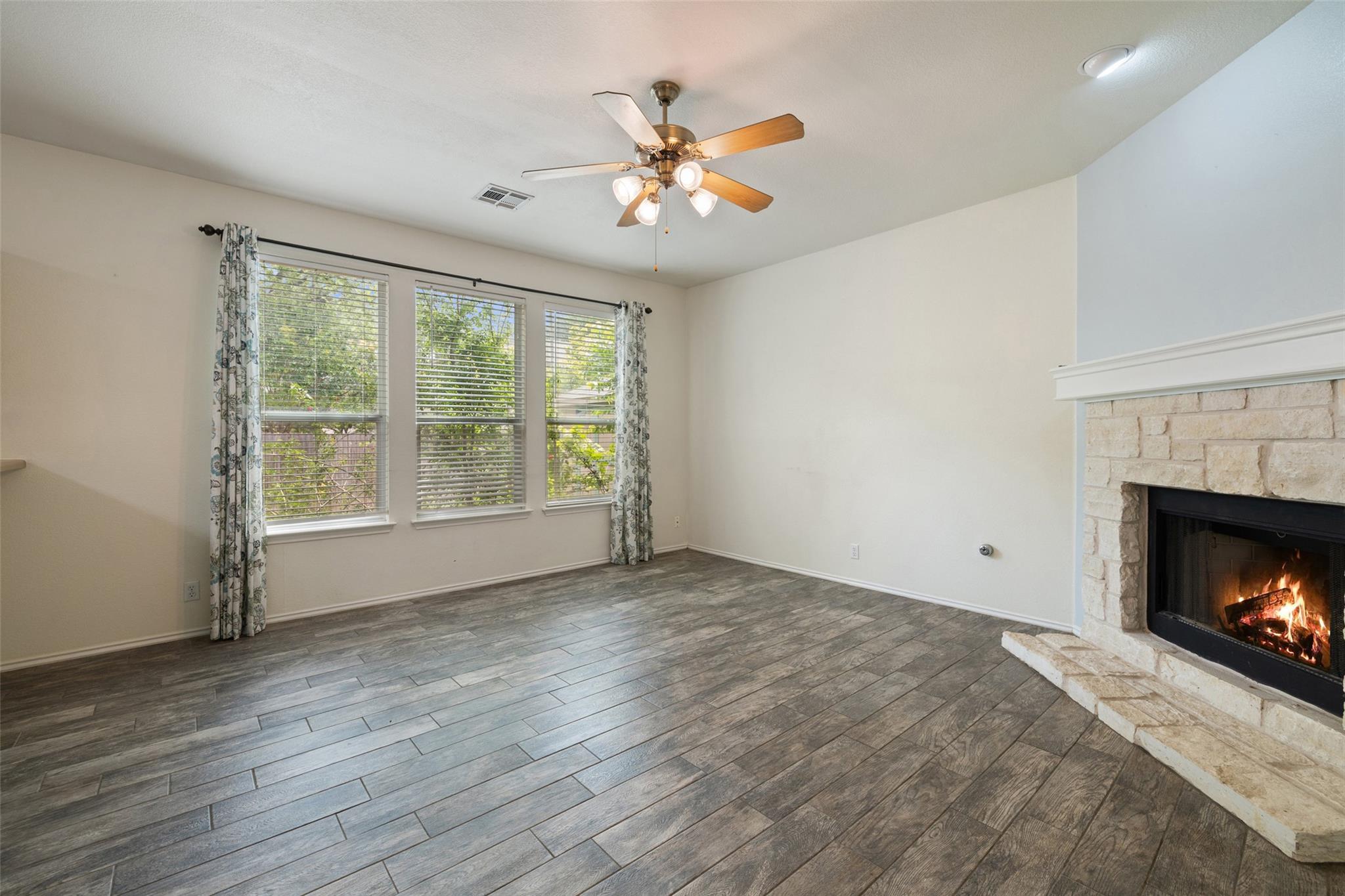 407 N Lori CIR