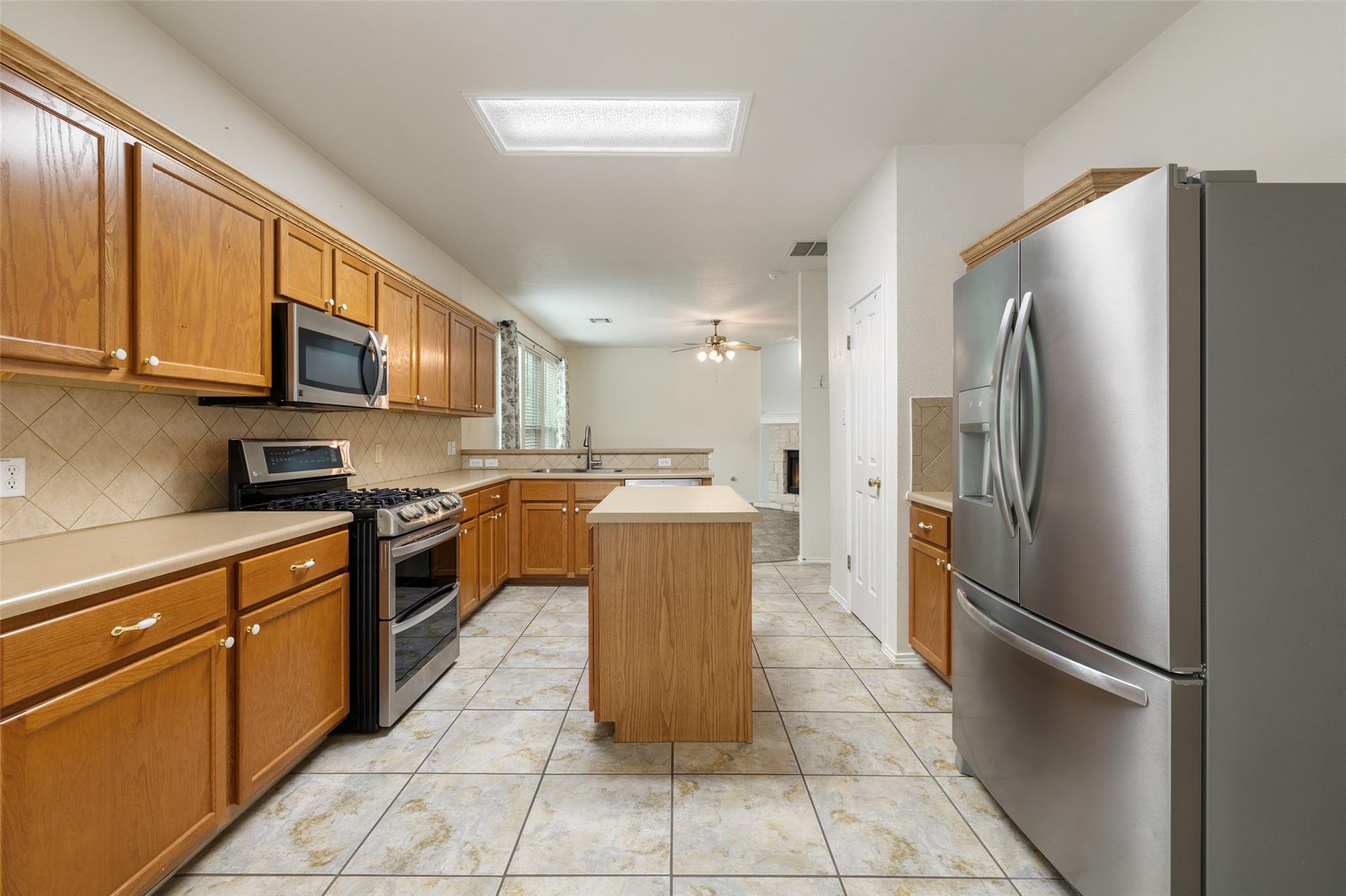 407 N Lori CIR