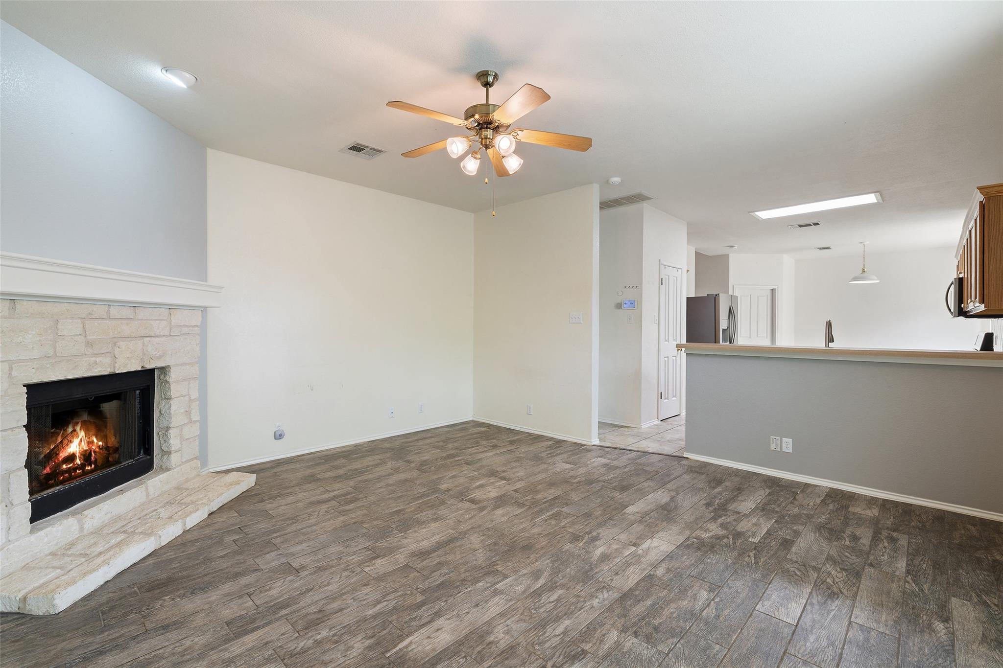 407 N Lori CIR