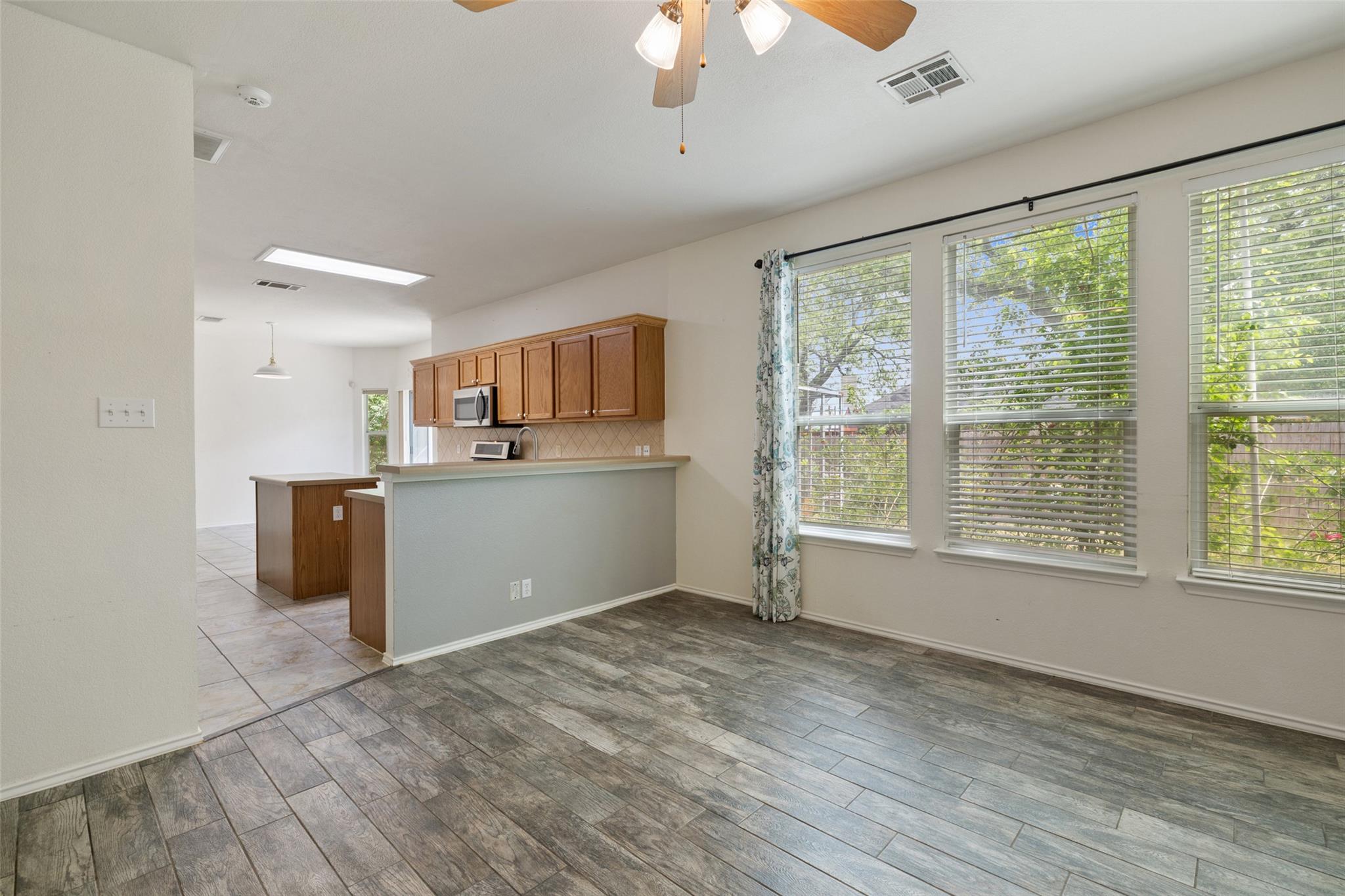 407 N Lori CIR
