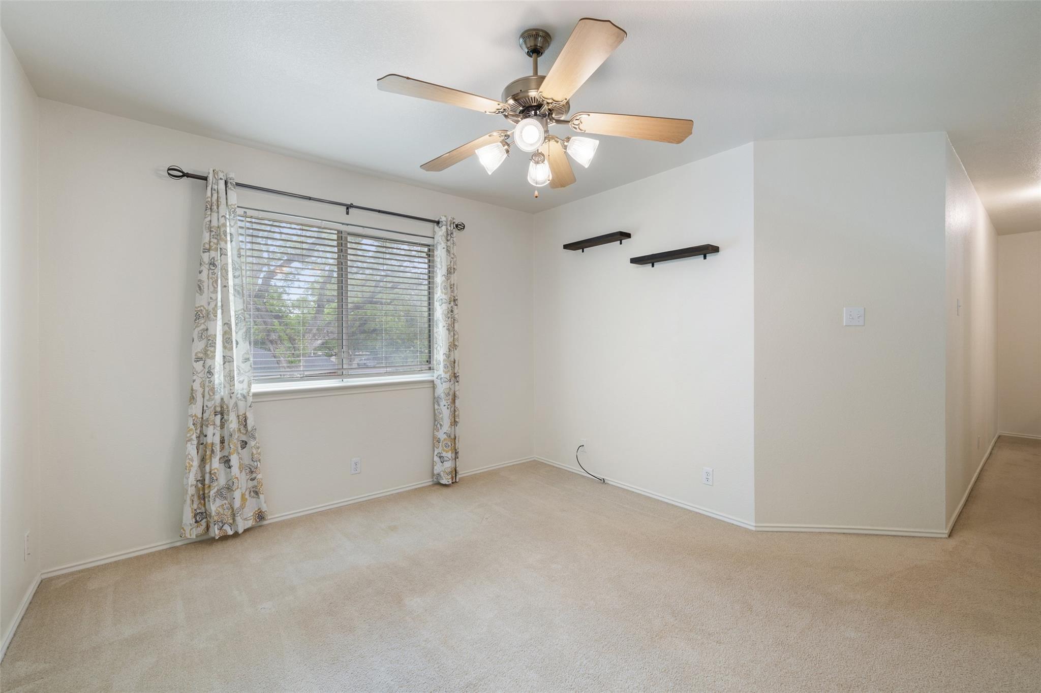 407 N Lori CIR