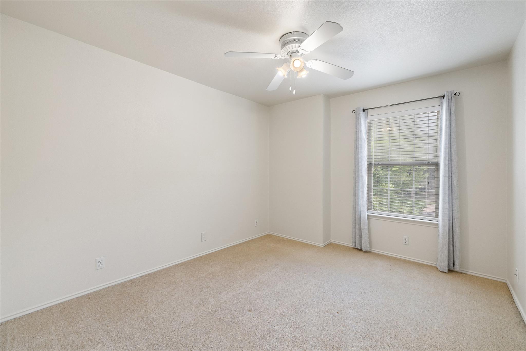 407 N Lori CIR