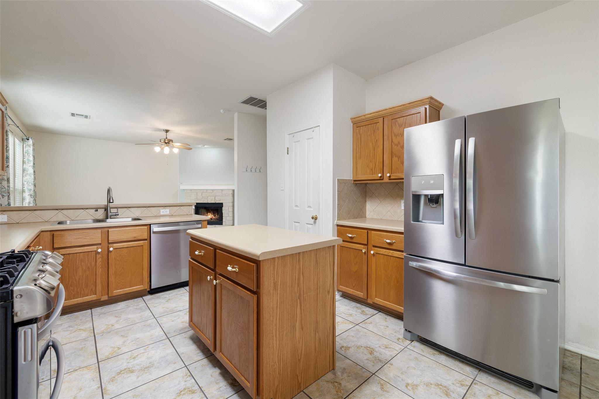407 N Lori CIR