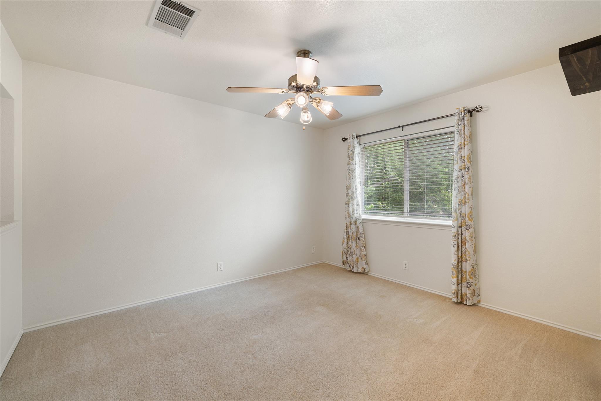 407 N Lori CIR