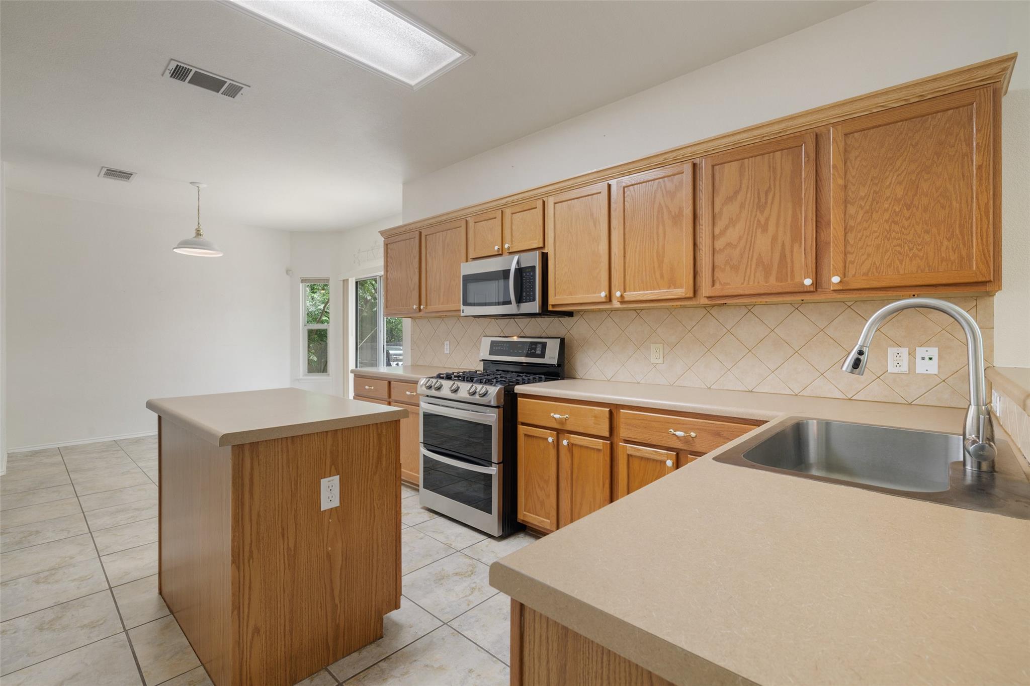 407 N Lori CIR