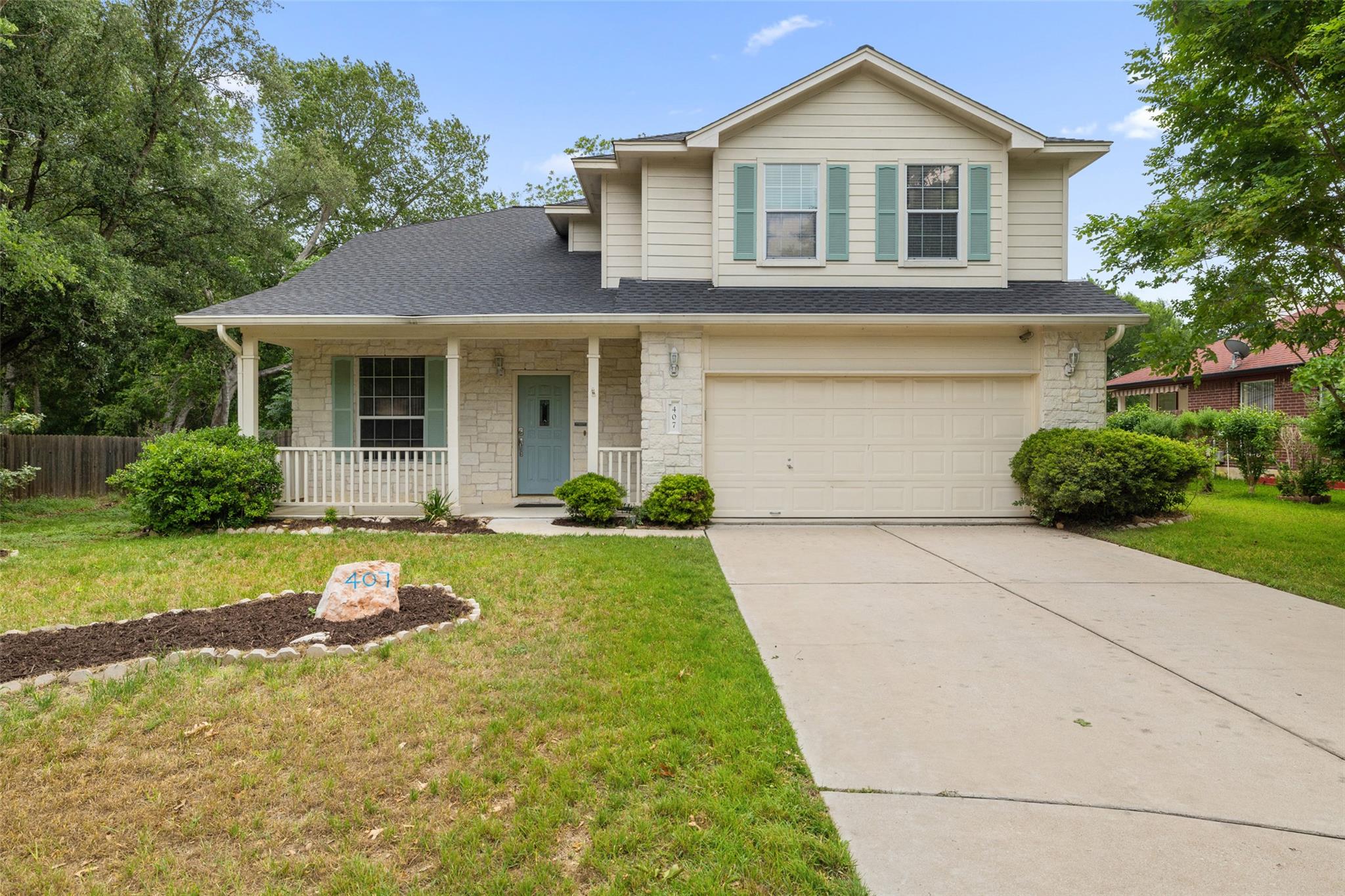 407 N Lori CIR