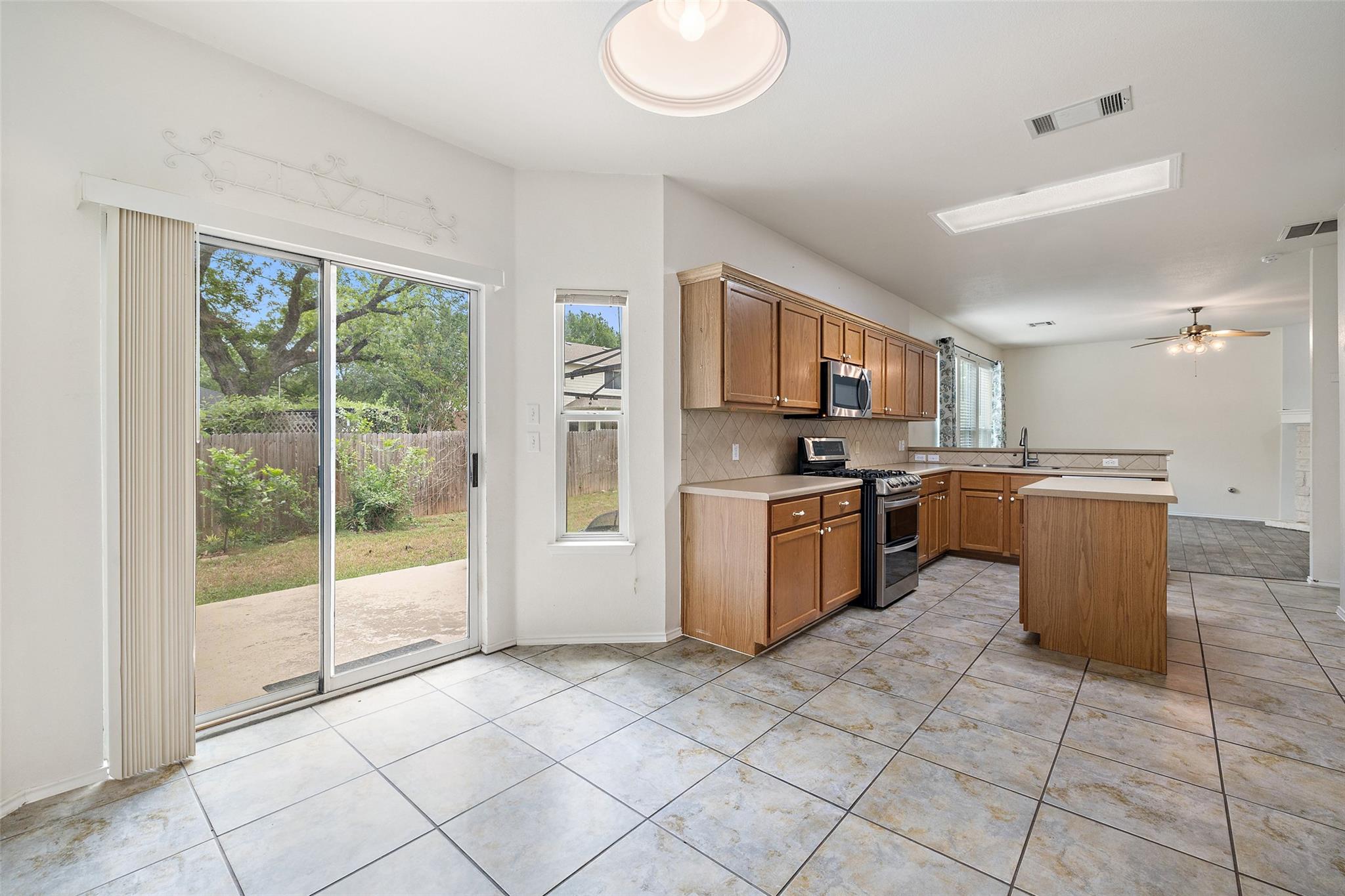 407 N Lori CIR