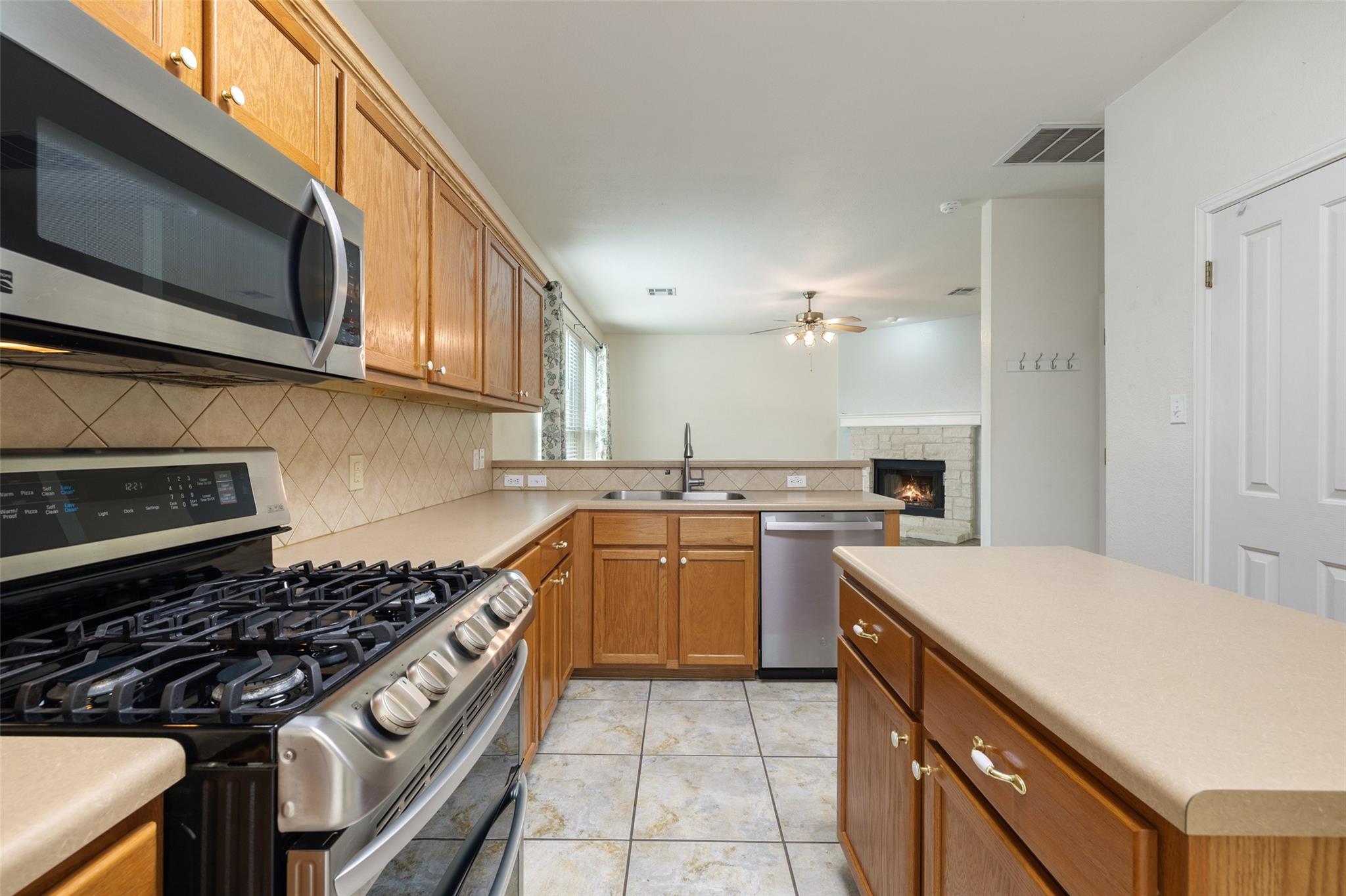 407 N Lori CIR