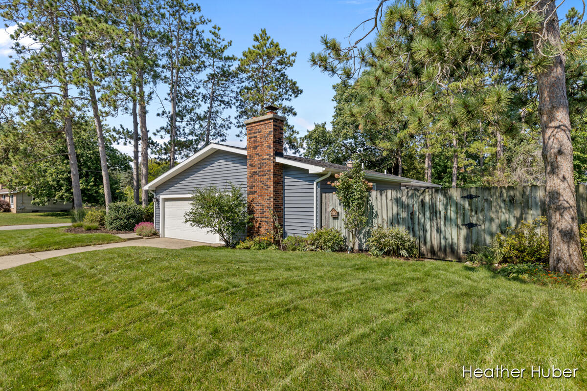 2474 San Marie Drive SE, Grand Rapids