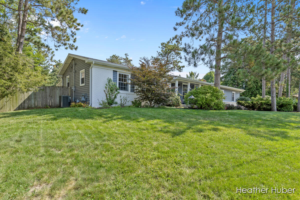 2474 San Marie Drive SE, Grand Rapids