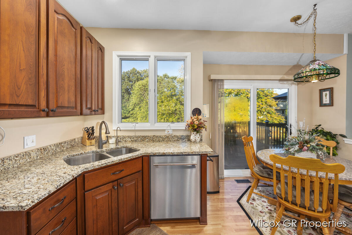 1041 Dogwood Meadows Drive SE