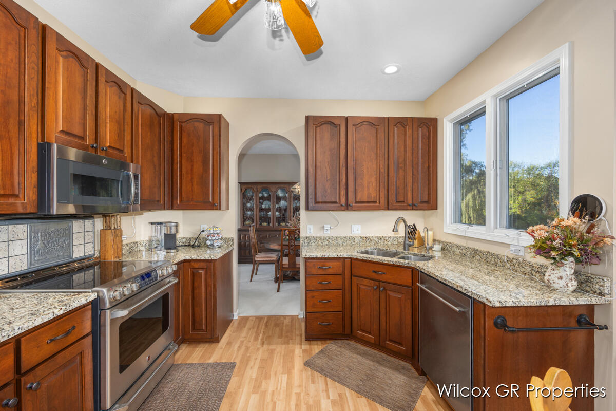 1041 Dogwood Meadows Drive SE