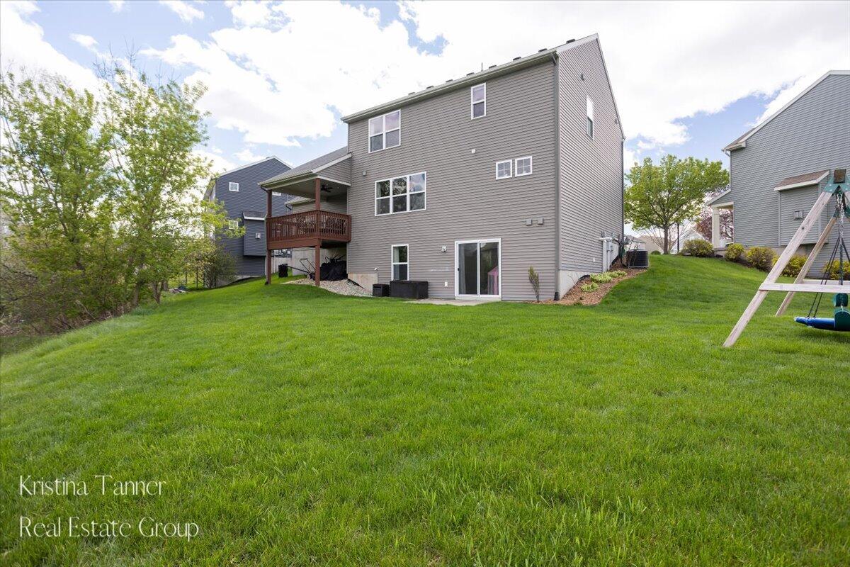 642 Echo Valley NE