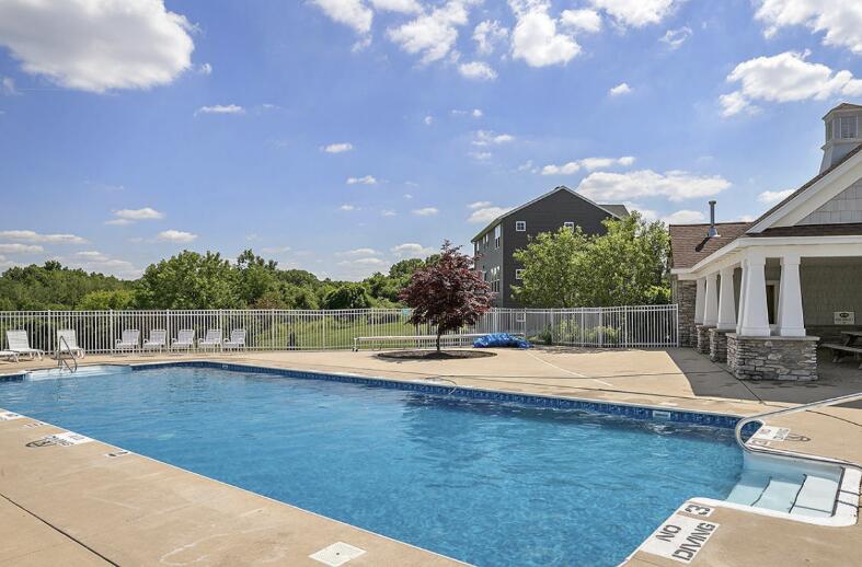 642 Echo Valley NE