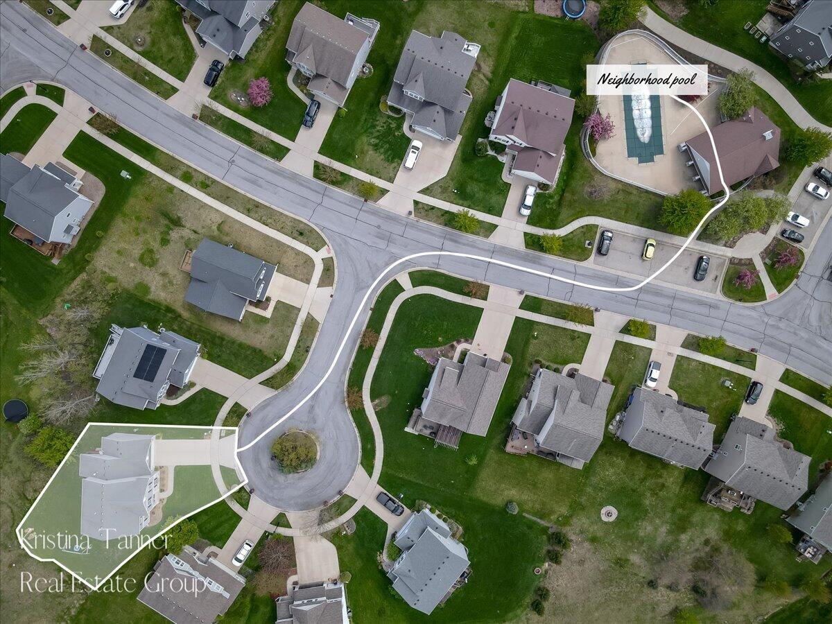 642 Echo Valley NE